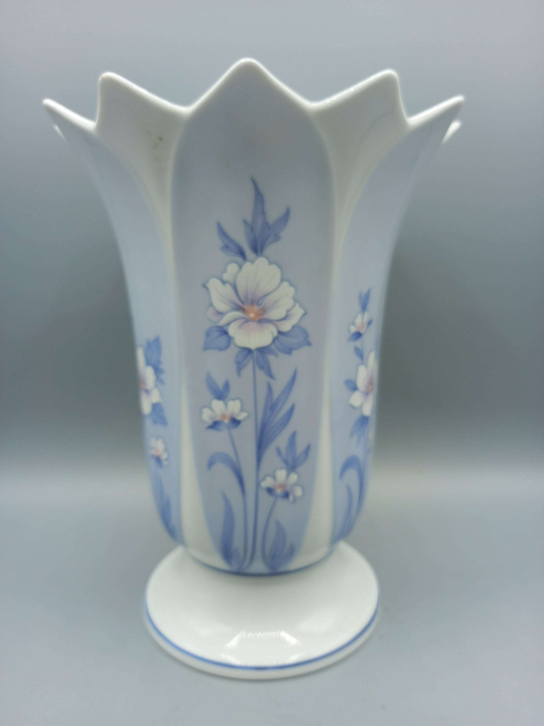 Jarrón de porcelana Capeans, decoración elegante y duradera - Cositas Antiguas – La Guadaña, Anticuarios Online en Jerez , vender antigüedades, muebles antiguos