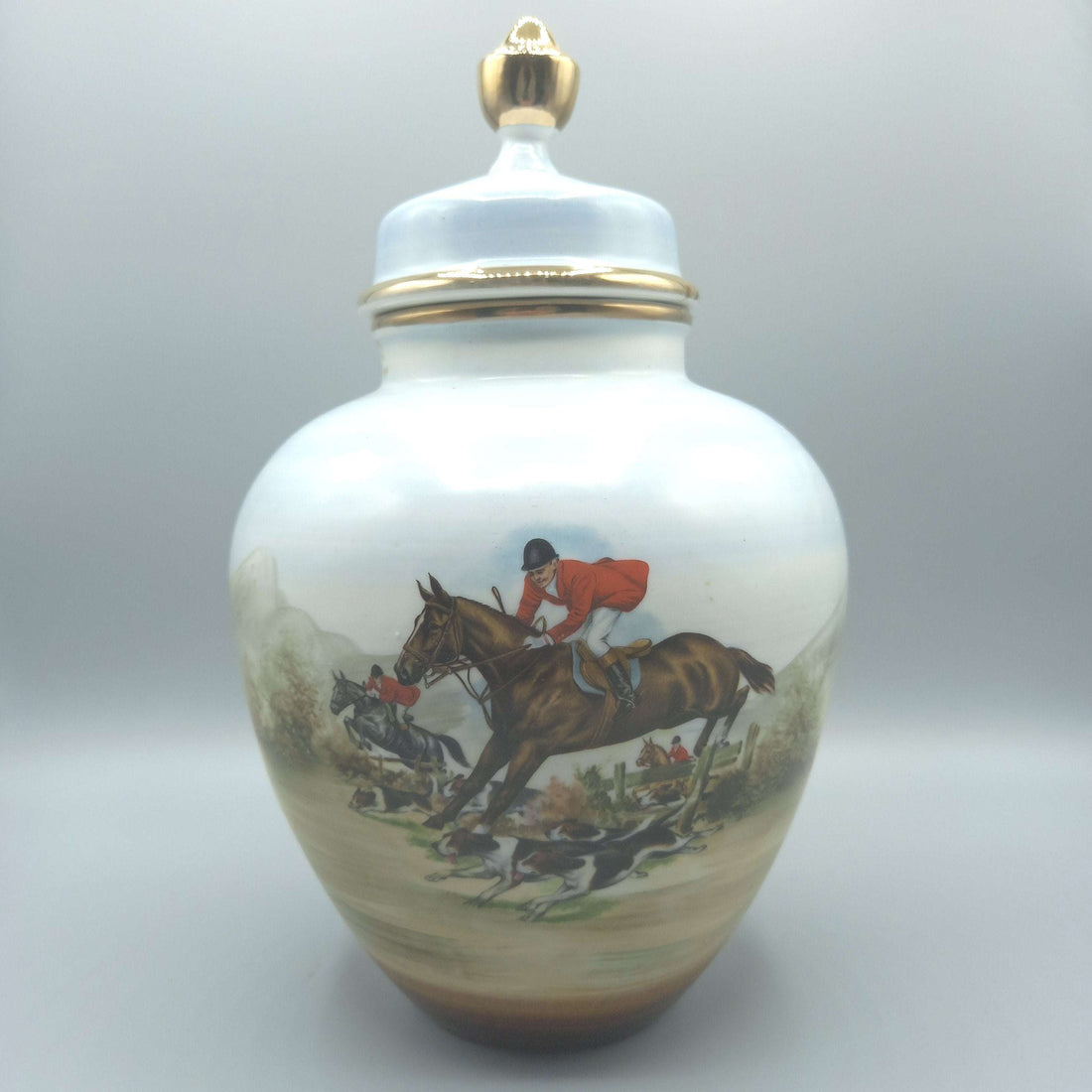 Tibor de porcelana pintado a mano con cacería inglesa, exclusivo - Cositas Antiguas – La Guadaña, Anticuarios Online en Jerez