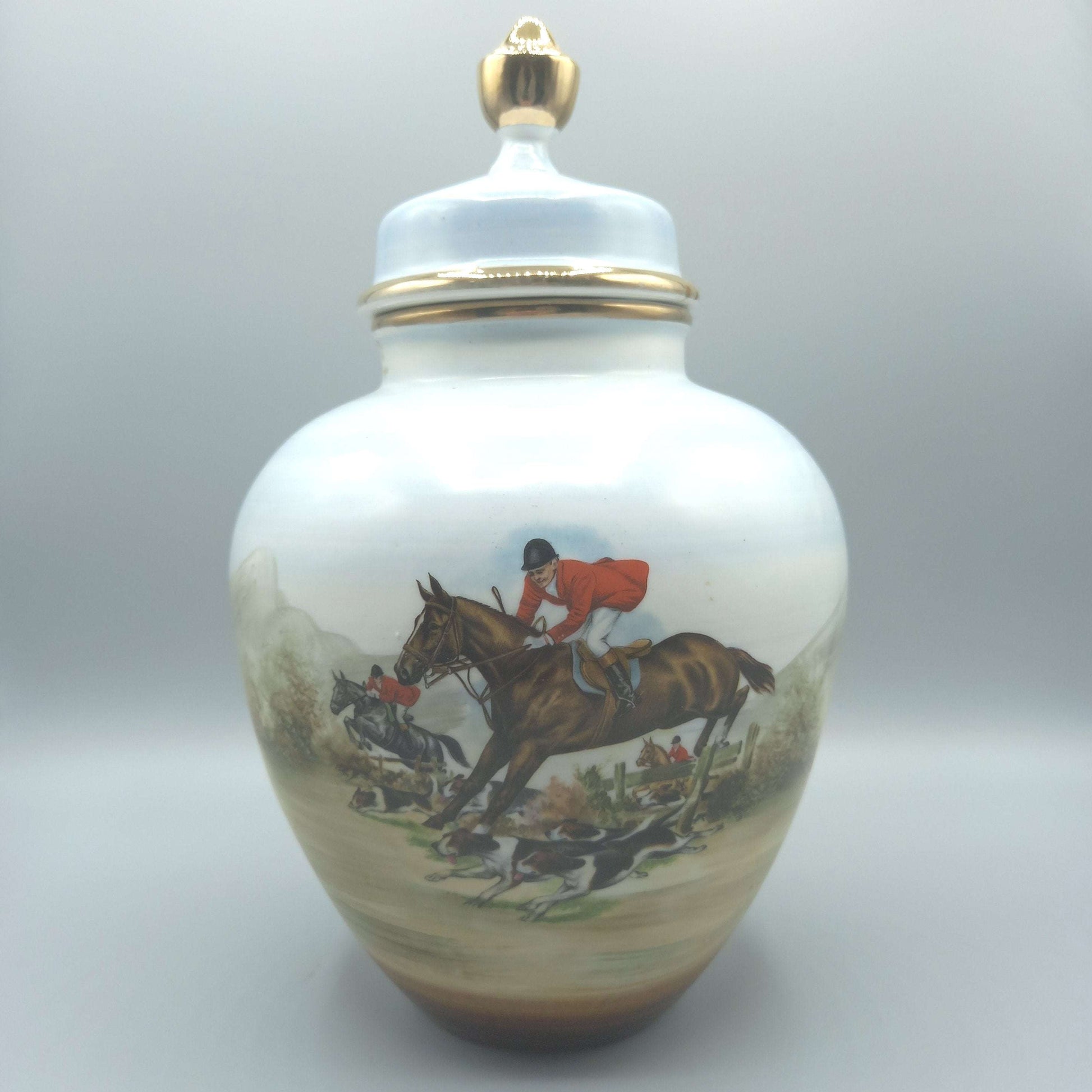 Tibor de porcelana pintado a mano con cacería inglesa, exclusivo - Cositas Antiguas – La Guadaña, Anticuarios Online en Jerez