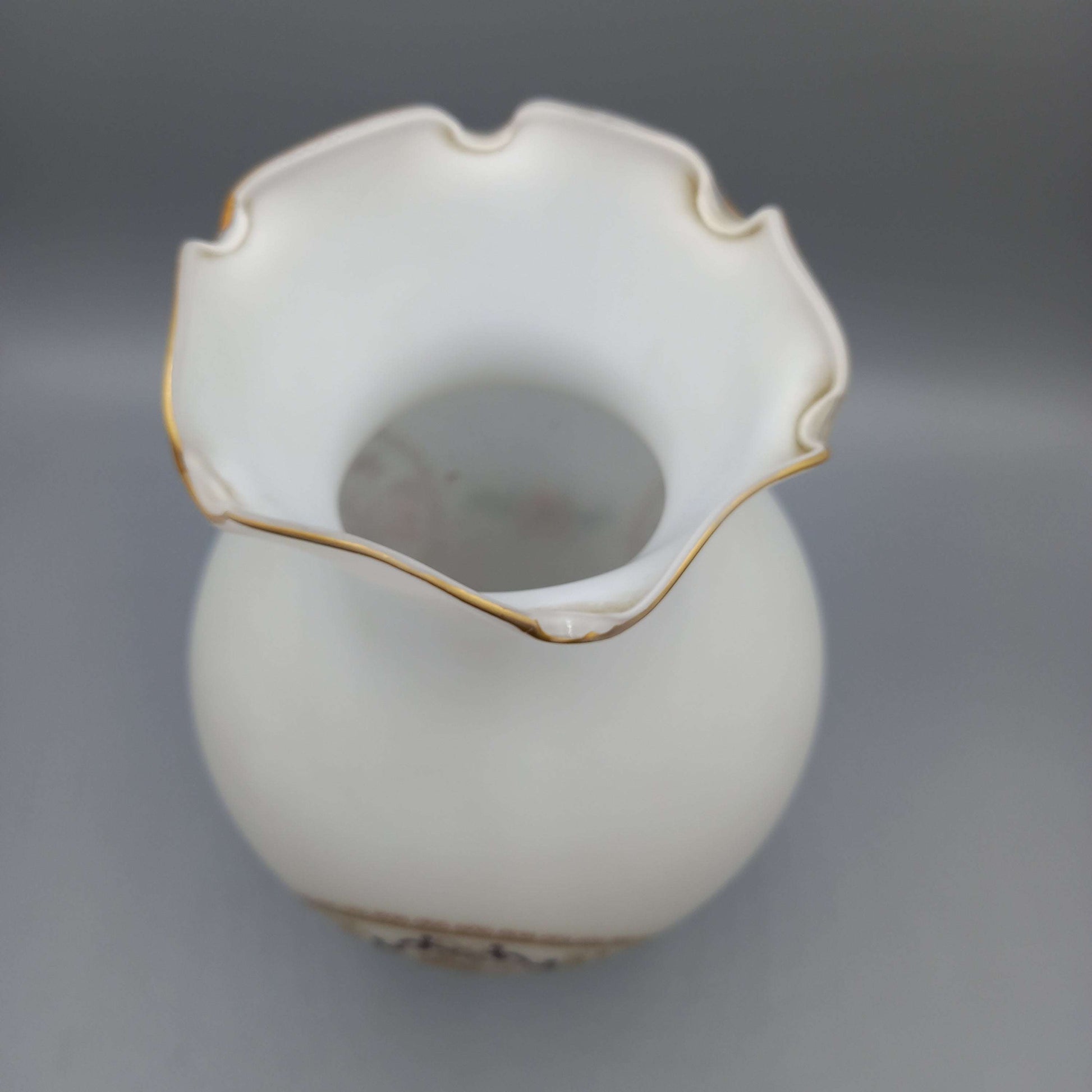 Jarron decorativo en cristal blanco de calidad premium - Cositas Antiguas – La Guadaña, Anticuarios Online en Jerez , vender antigüedades, muebles antiguos
