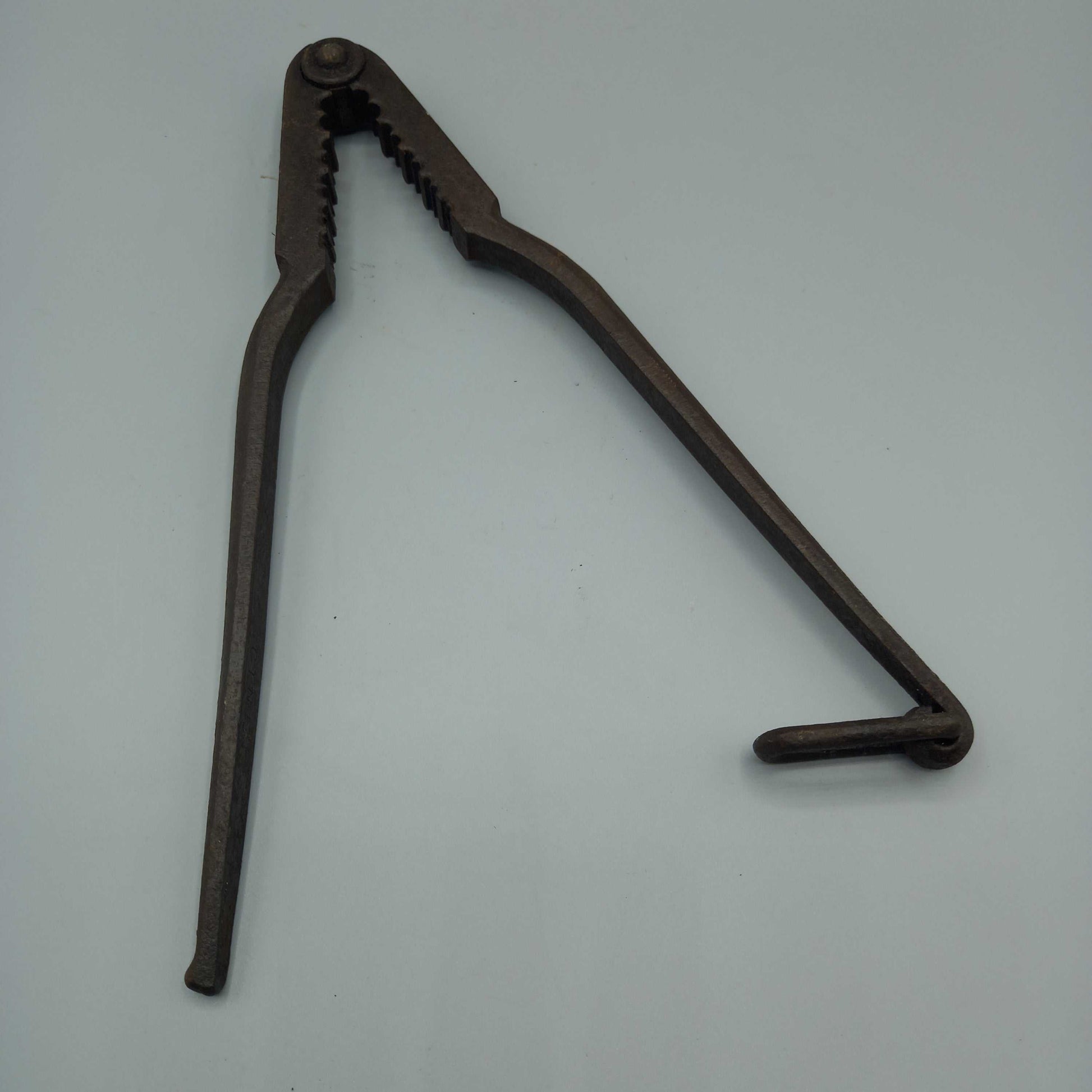 Alicate/mordaza con seguro antiguo de alta calidad - Cositas Antiguas – La Guadaña, Anticuarios Online en Jerez , vender antigüedades, muebles antiguos