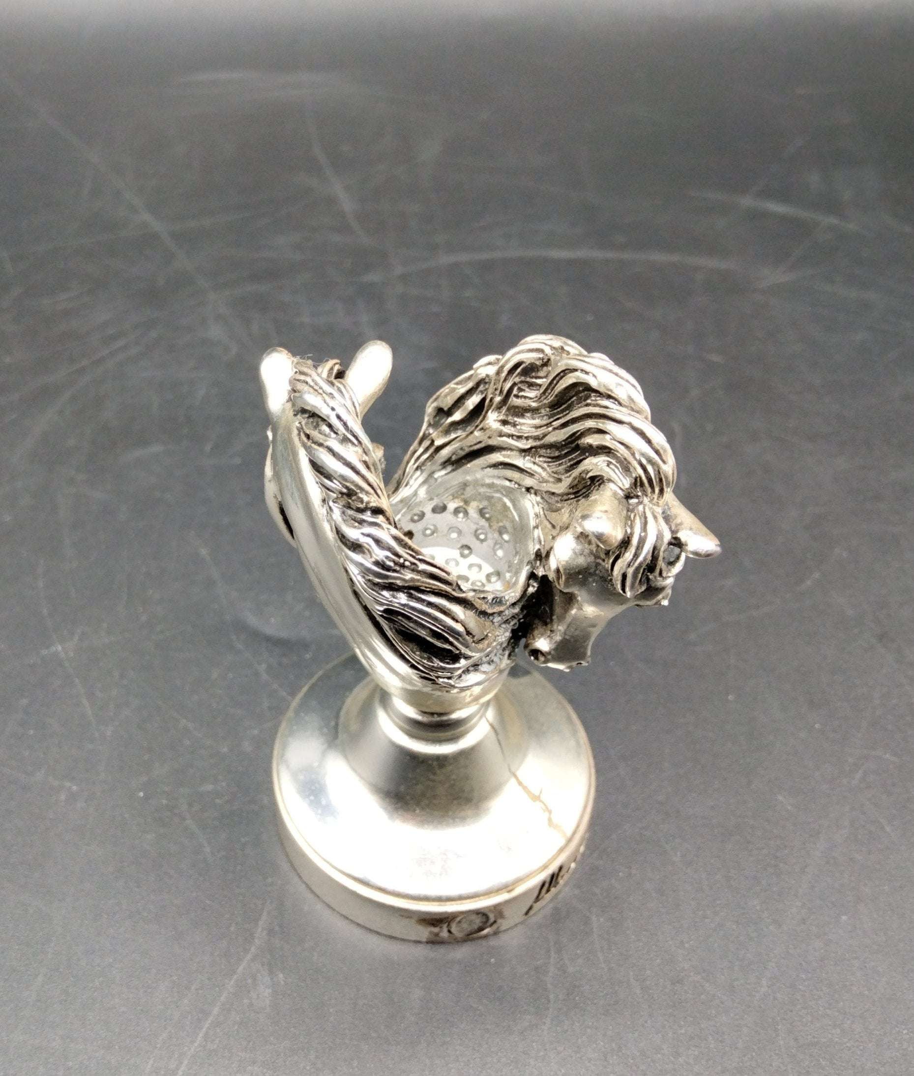 Sello de Lacre con Motivo de Caballos – Metal Plateado de Alta Calidad - Cositas Antiguas – La Guadaña, Anticuarios Online en Jerez , vender antigüedades, muebles antiguos