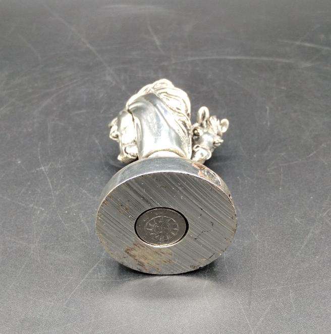 Sello de Lacre con Motivo de Caballos – Metal Plateado de Alta Calidad - Cositas Antiguas – La Guadaña, Anticuarios Online en Jerez , vender antigüedades, muebles antiguos