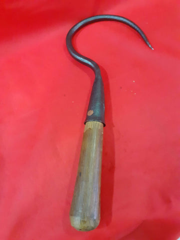 Garfio de hierro antiguo con mango de madera | Cositas Antiguas - Cositas Antiguas – La Guadaña, Anticuarios Online en Jerez , vender antigüedades, muebles antiguos