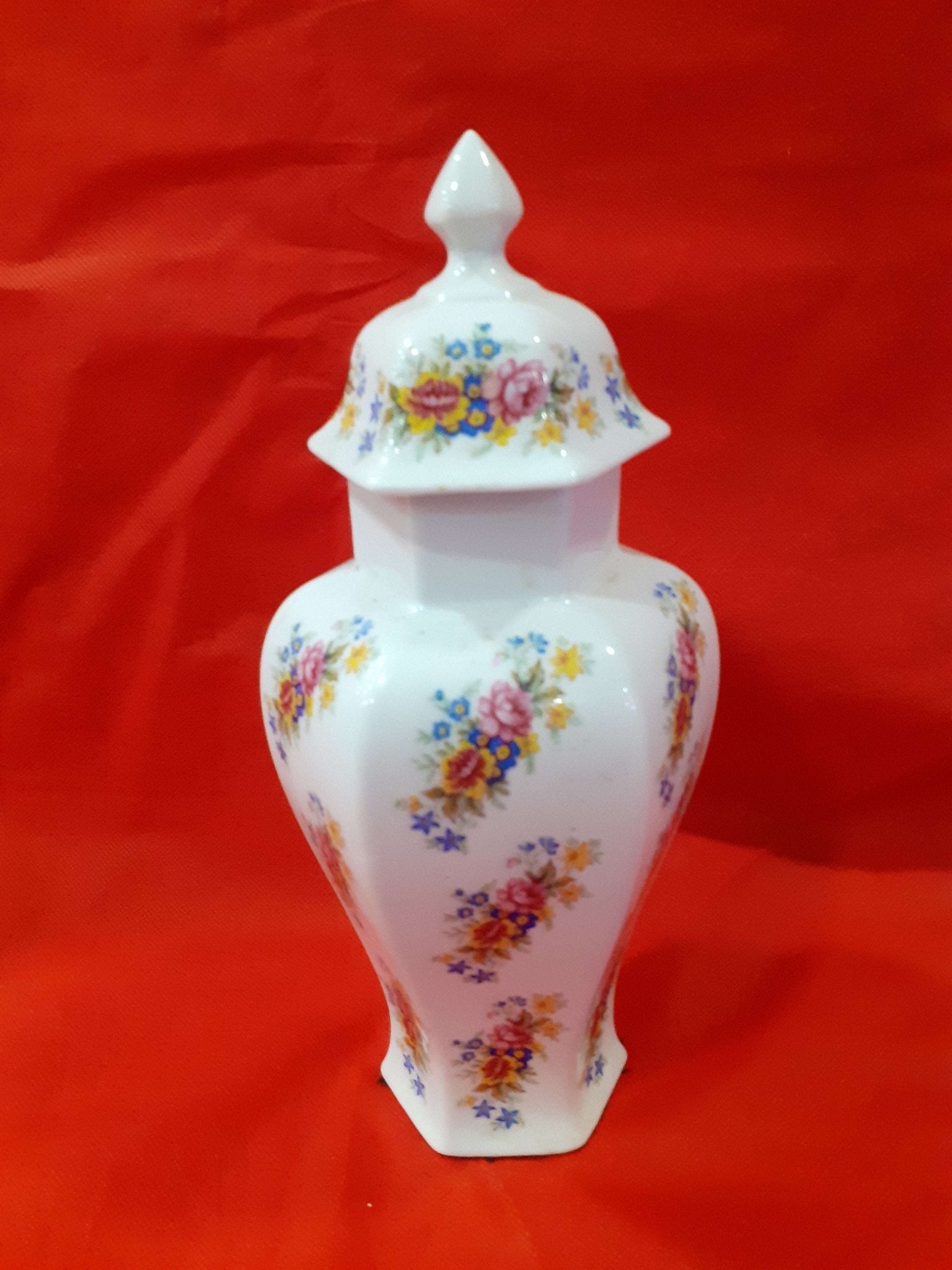 Tibor con Motivo Floral Exclusivo - Cositas Antiguas – La Guadaña, Anticuarios Online en Jerez , vender antigüedades, muebles antiguos