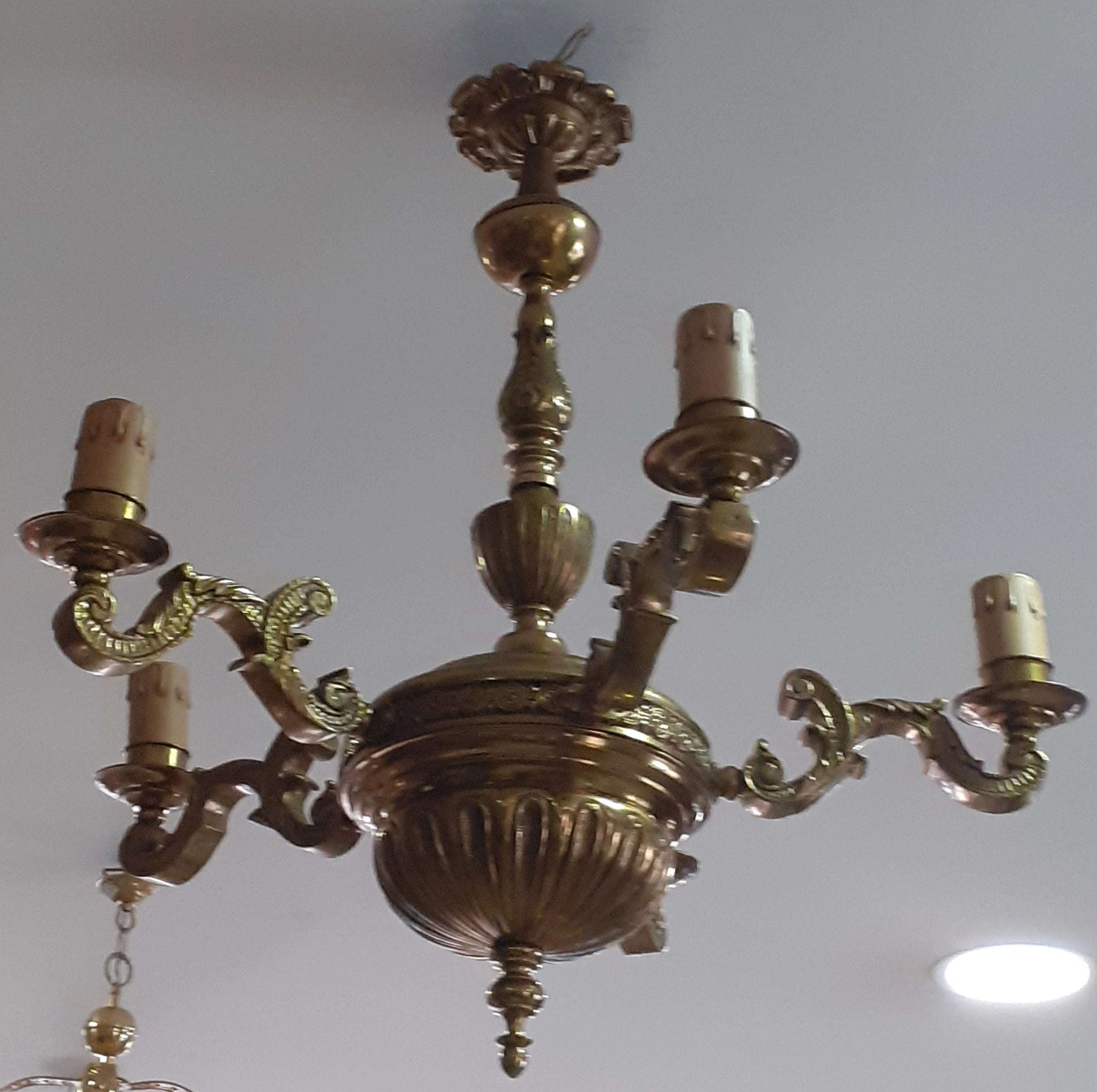 Lampara de techo de bronce con 5 brazos, vintage - Cositas Antiguas – La Guadaña, Anticuarios Online en Jerez , vender antigüedades, muebles antiguos