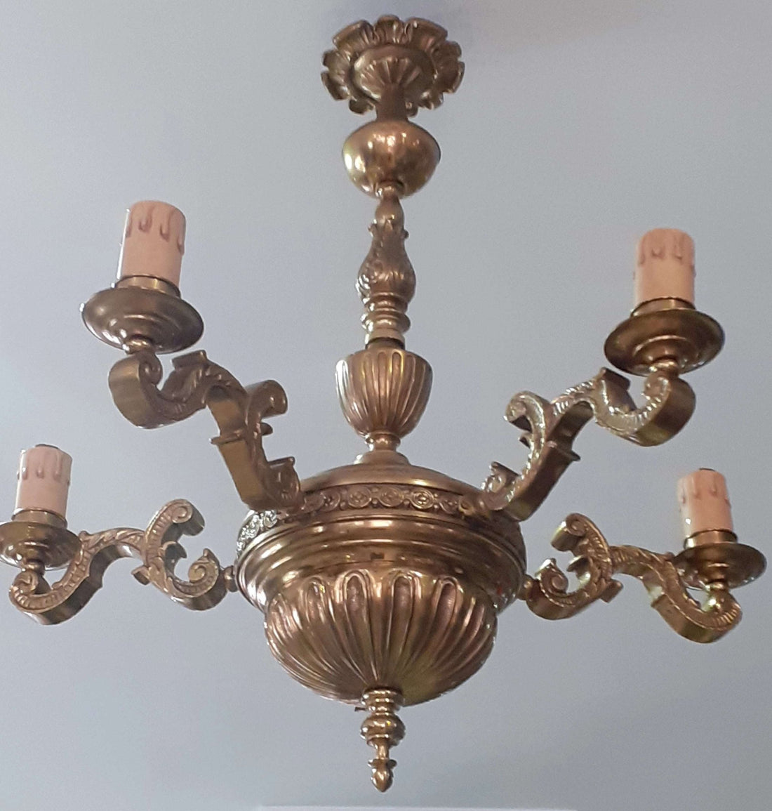 Lampara de techo de bronce con 5 brazos, vintage - Cositas Antiguas – La Guadaña, Anticuarios Online en Jerez , vender antigüedades, muebles antiguos