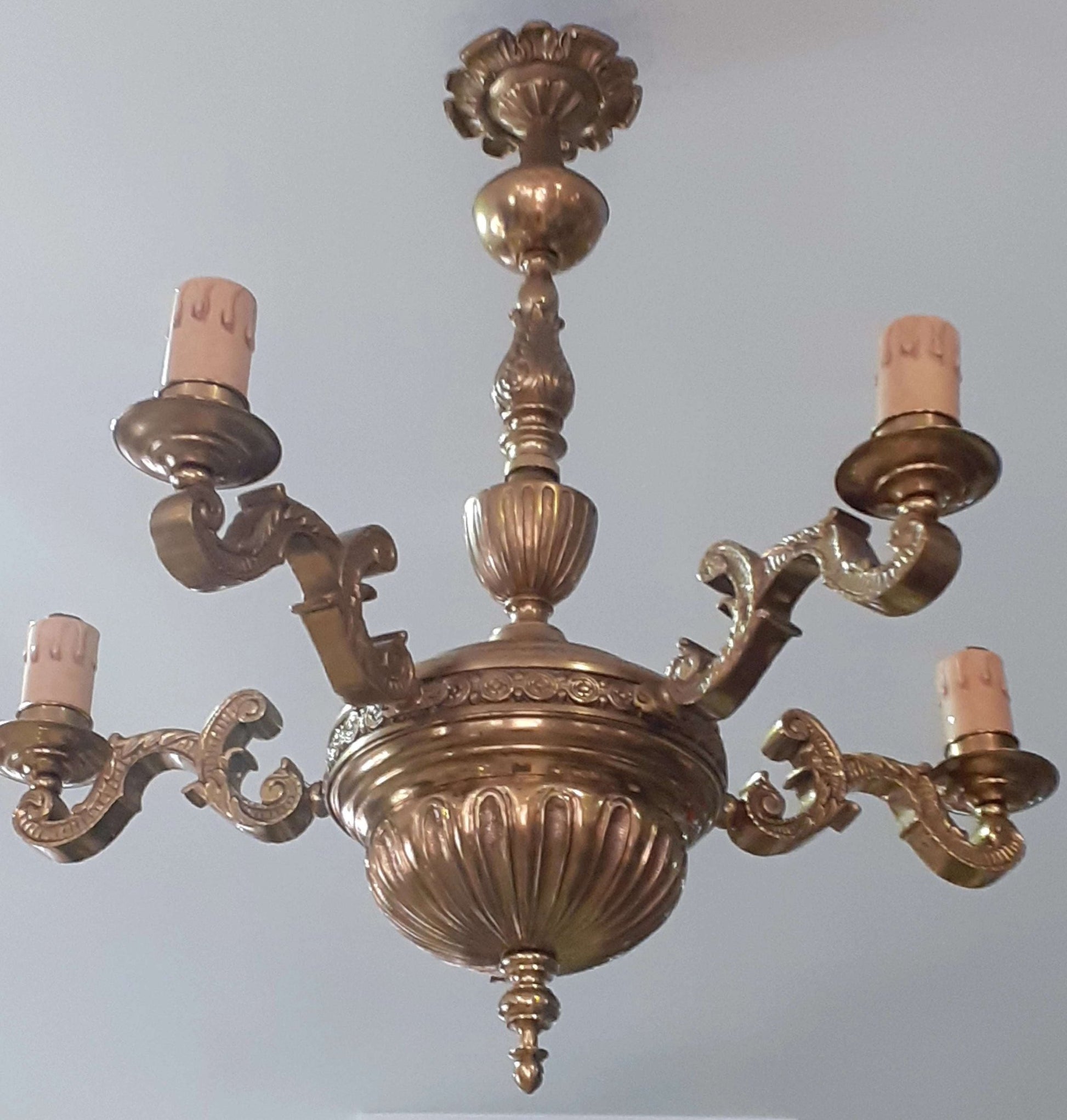 Lampara de techo de bronce con 5 brazos, vintage - Cositas Antiguas – La Guadaña, Anticuarios Online en Jerez , vender antigüedades, muebles antiguos