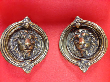 Aldabas antiguas en forma de argolla y cabeza de león - Cositas Antiguas – La Guadaña, Anticuarios Online en Jerez , vender antigüedades, muebles antiguos