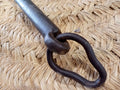 Pestillo de Puerta Antiguo de Hierro | Seguridad y Estilo - Cositas Antiguas – La Guadaña, Anticuarios Online en Jerez , vender antigüedades, muebles antiguos