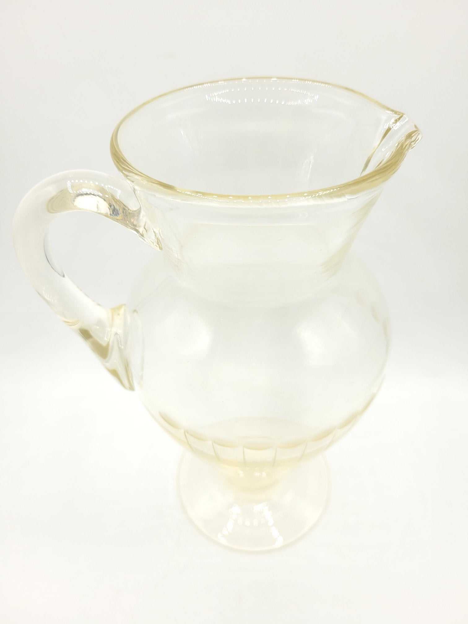 Jarra de Cristal Tallado Elegante y Vintage - Calidad Premium - Cositas Antiguas – La Guadaña, Anticuarios Online en Jerez , vender antigüedades, muebles antiguos