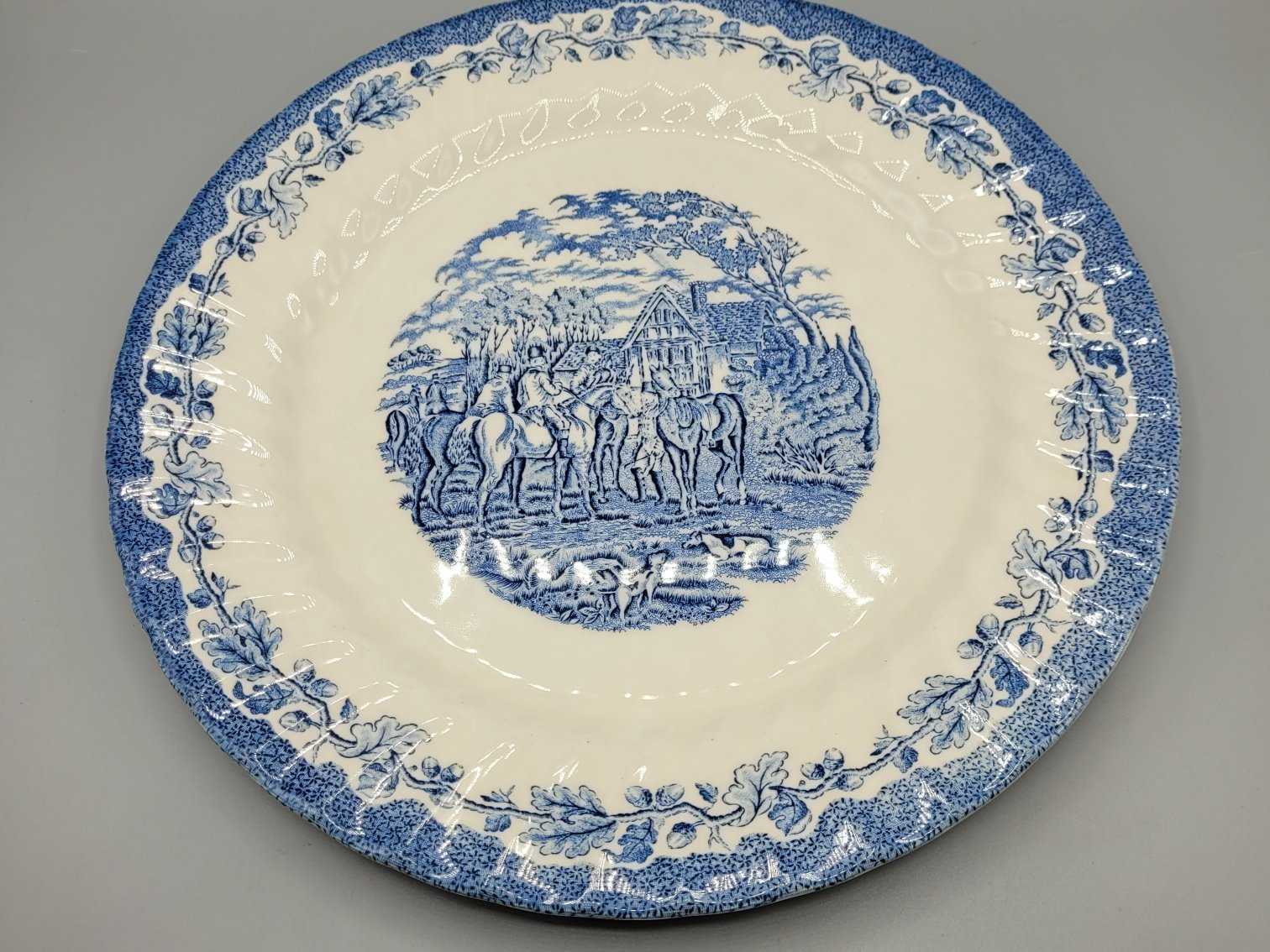 Fuente Royal Wessex inglesa con fondo azul | Vintage - Cositas Antiguas – La Guadaña, Anticuarios Online en Jerez , vender antigüedades, muebles antiguos