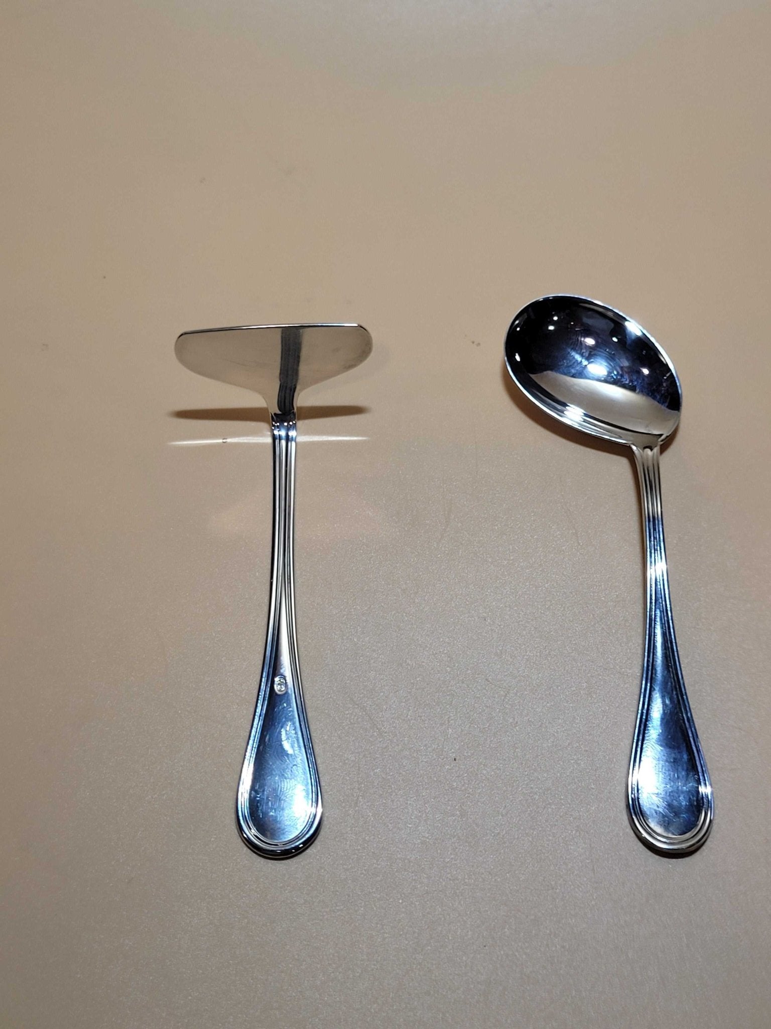 Cucharas para niños en metal plateado | Decoradas - Cositas Antiguas – La Guadaña, Anticuarios Online en Jerez , vender antigüedades, muebles antiguos