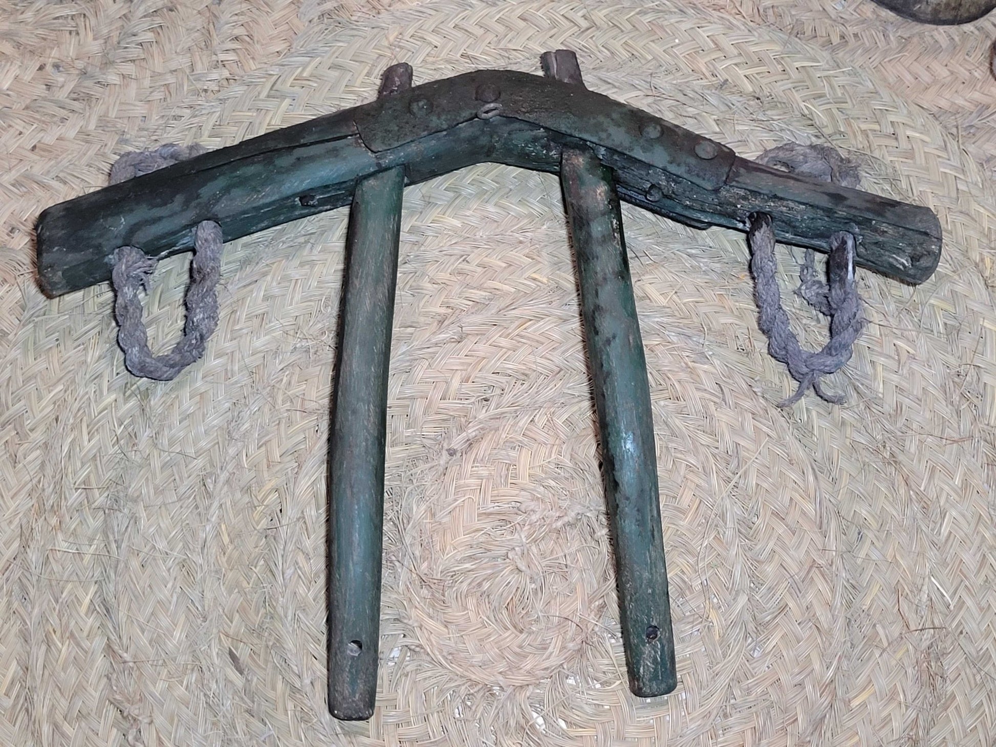 Yugo de Costillas en Madera de Encina - Cositas Antiguas – La Guadaña, Anticuarios Online en Jerez , vender antigüedades, muebles antiguos