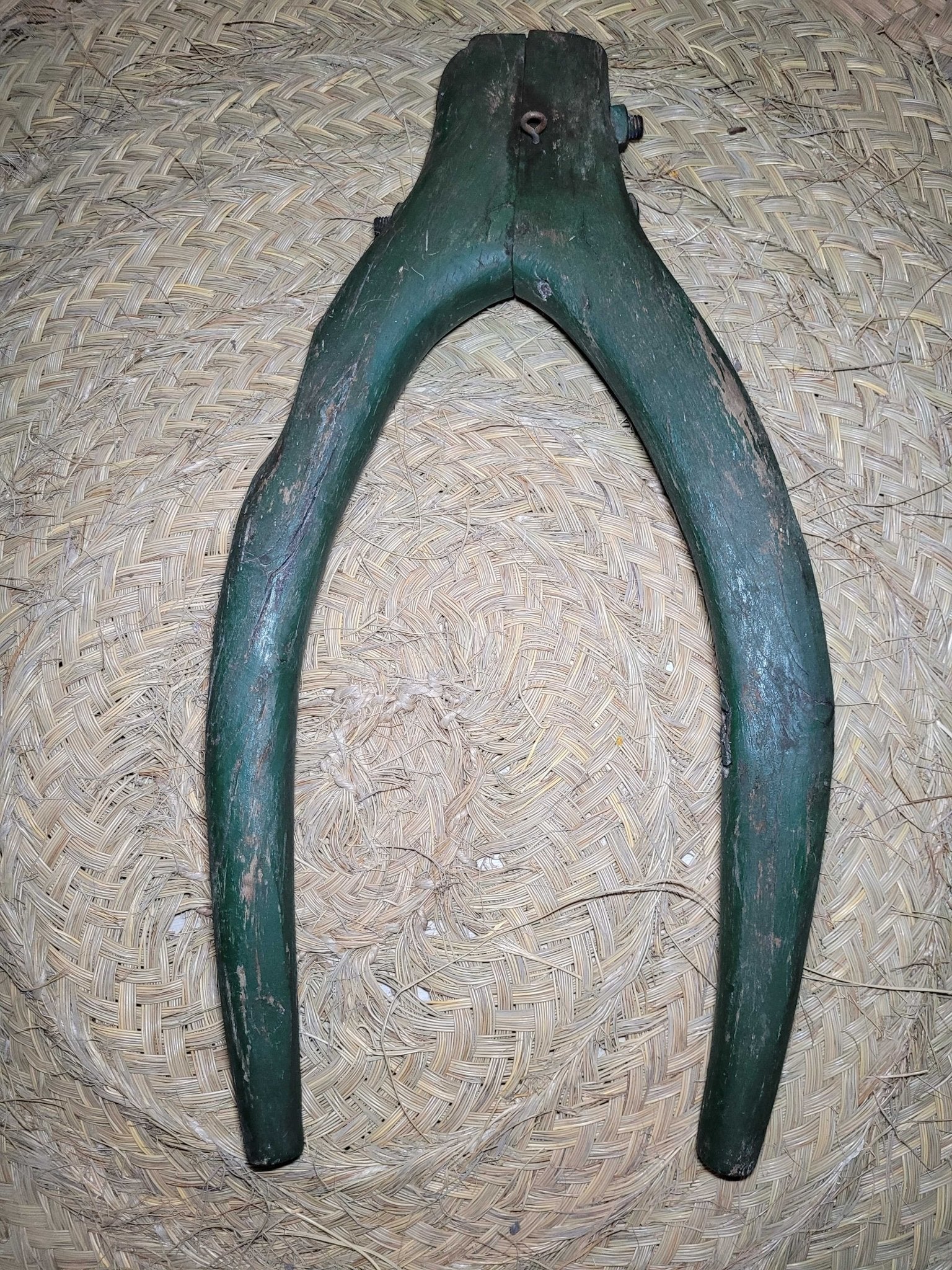 Horcate aéreo de madera de encina para caballerías - Cositas Antiguas – La Guadaña, Anticuarios Online en Jerez , vender antigüedades, muebles antiguos