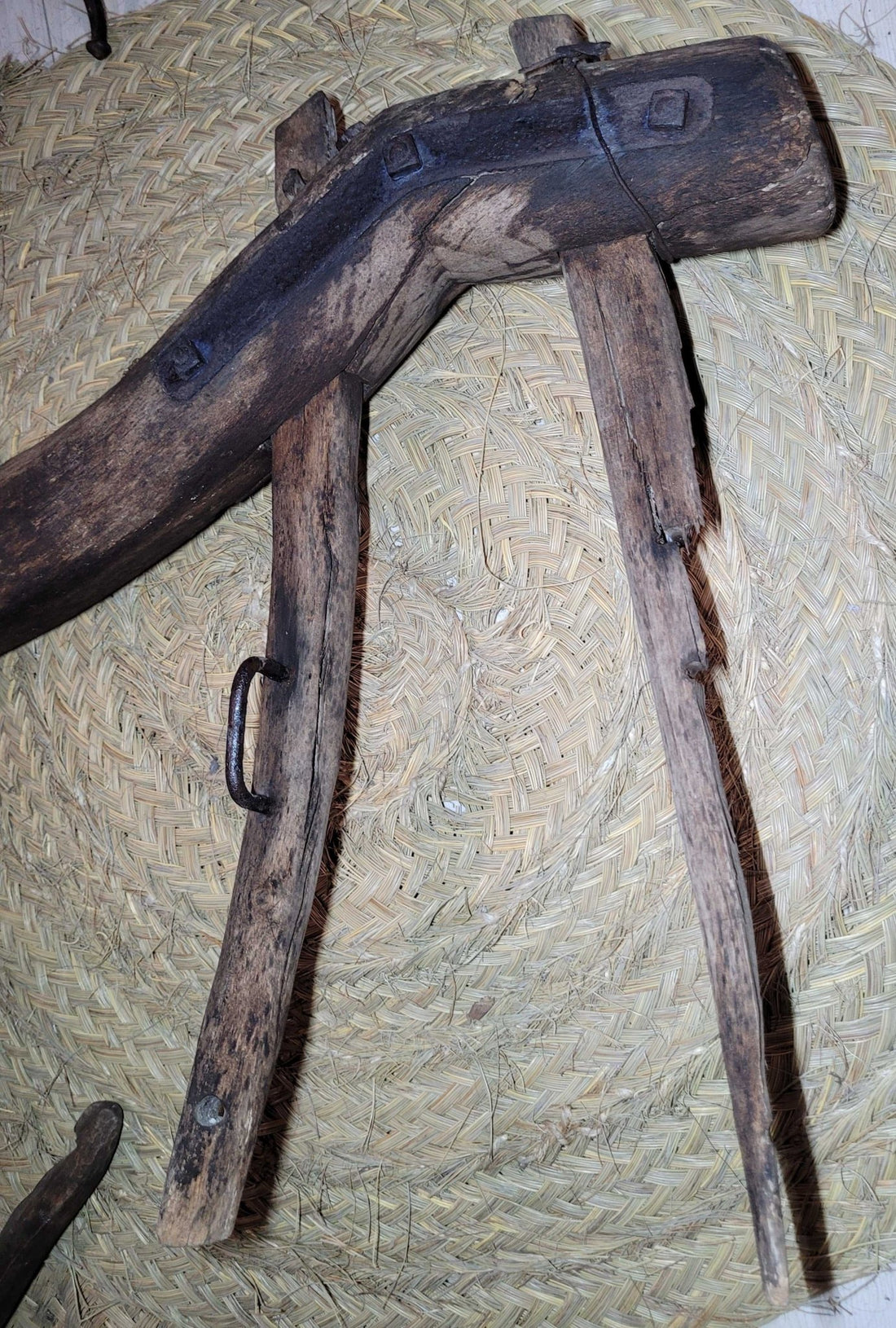 Yugo Arreo de Madera de Encina para Unir Mulas y Amarrar Tiros - Cositas Antiguas – La Guadaña, Anticuarios Online en Jerez , vender antigüedades, muebles antiguos