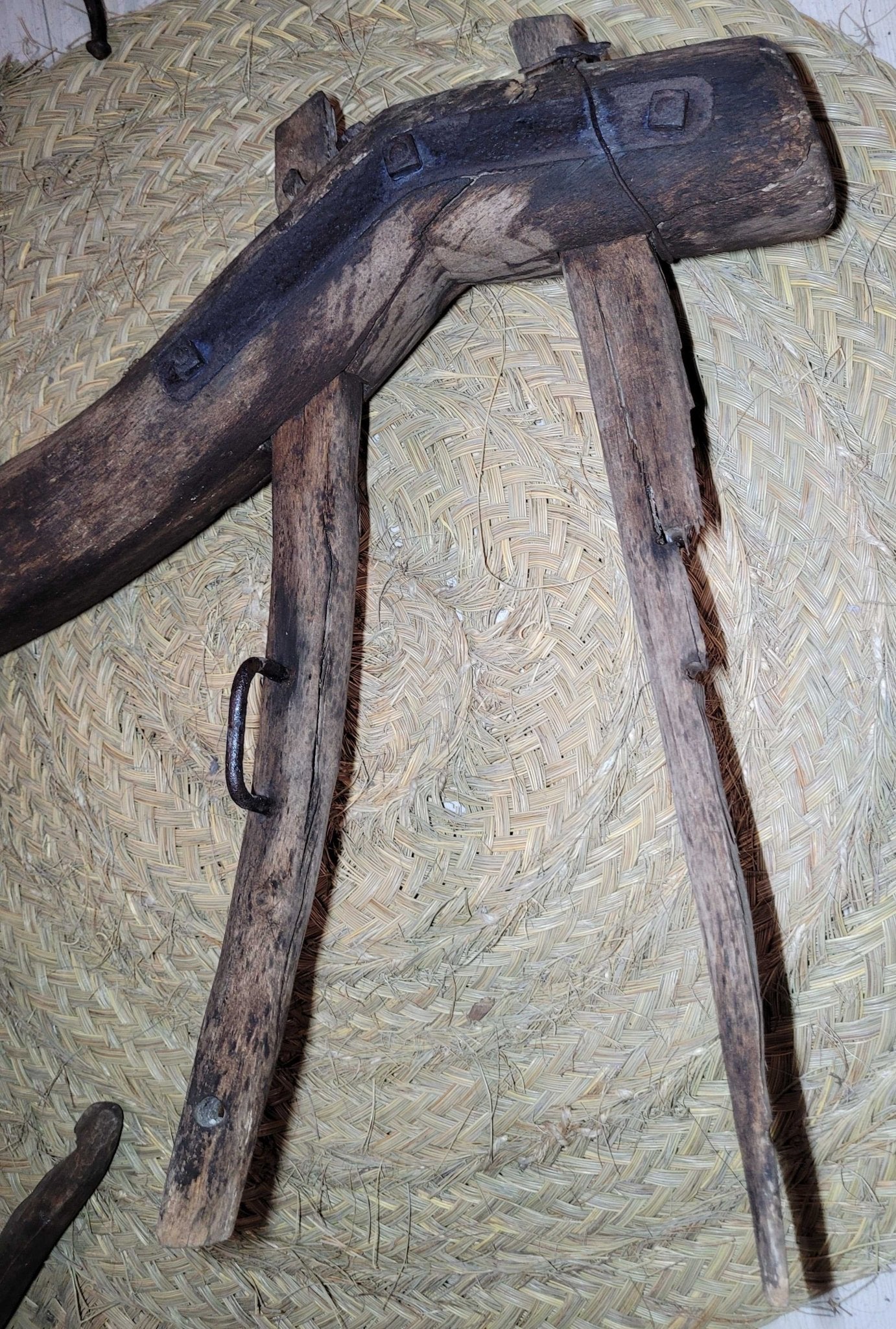 Yugo Arreo de Madera de Encina para Unir Mulas y Amarrar Tiros - Cositas Antiguas – La Guadaña, Anticuarios Online en Jerez , vender antigüedades, muebles antiguos