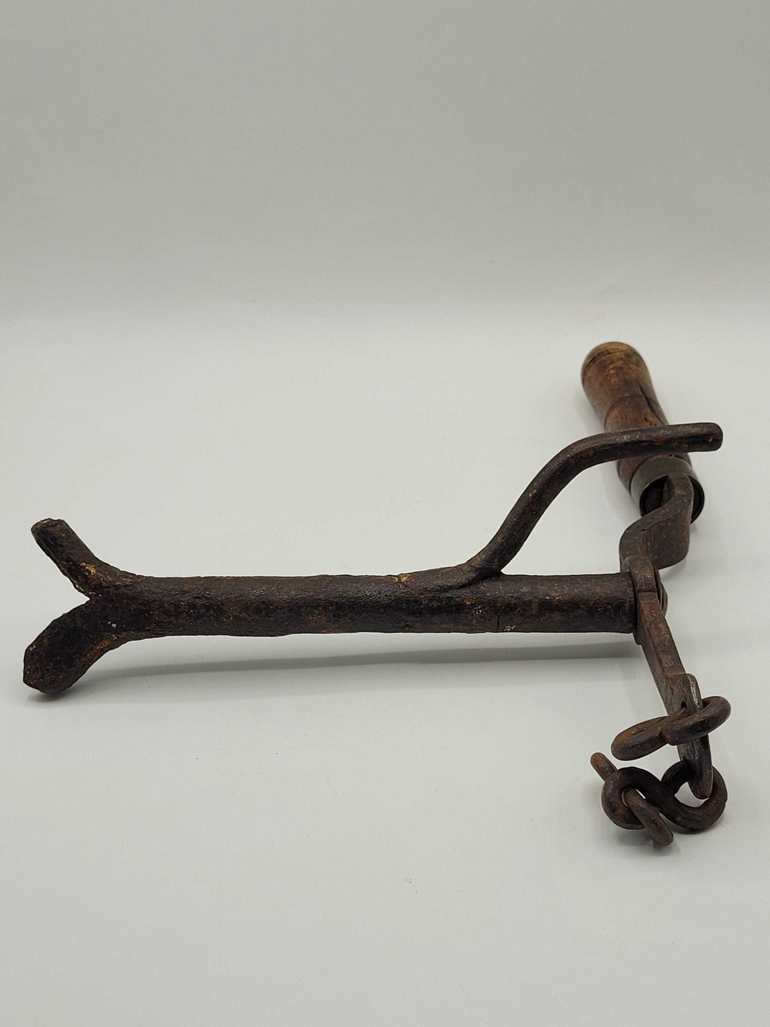 Maneta antigua de cancela, perfecta para apertura remota - Cositas Antiguas – La Guadaña, Anticuarios Online en Jerez , vender antigüedades, muebles antiguos