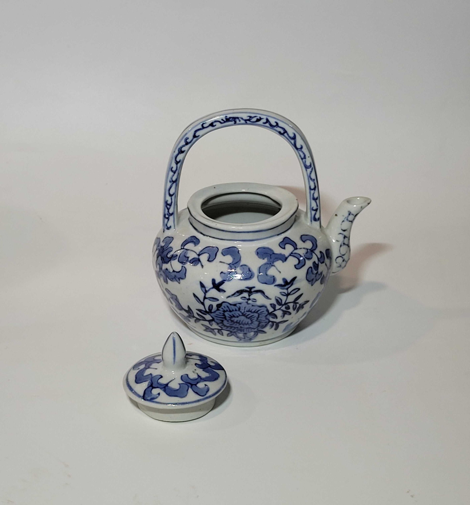 Tetera de Porcelana China Azul y Blanca Clásica" - Cositas Antiguas – La Guadaña, Anticuarios Online en Jerez , vender antigüedades, muebles antiguos
