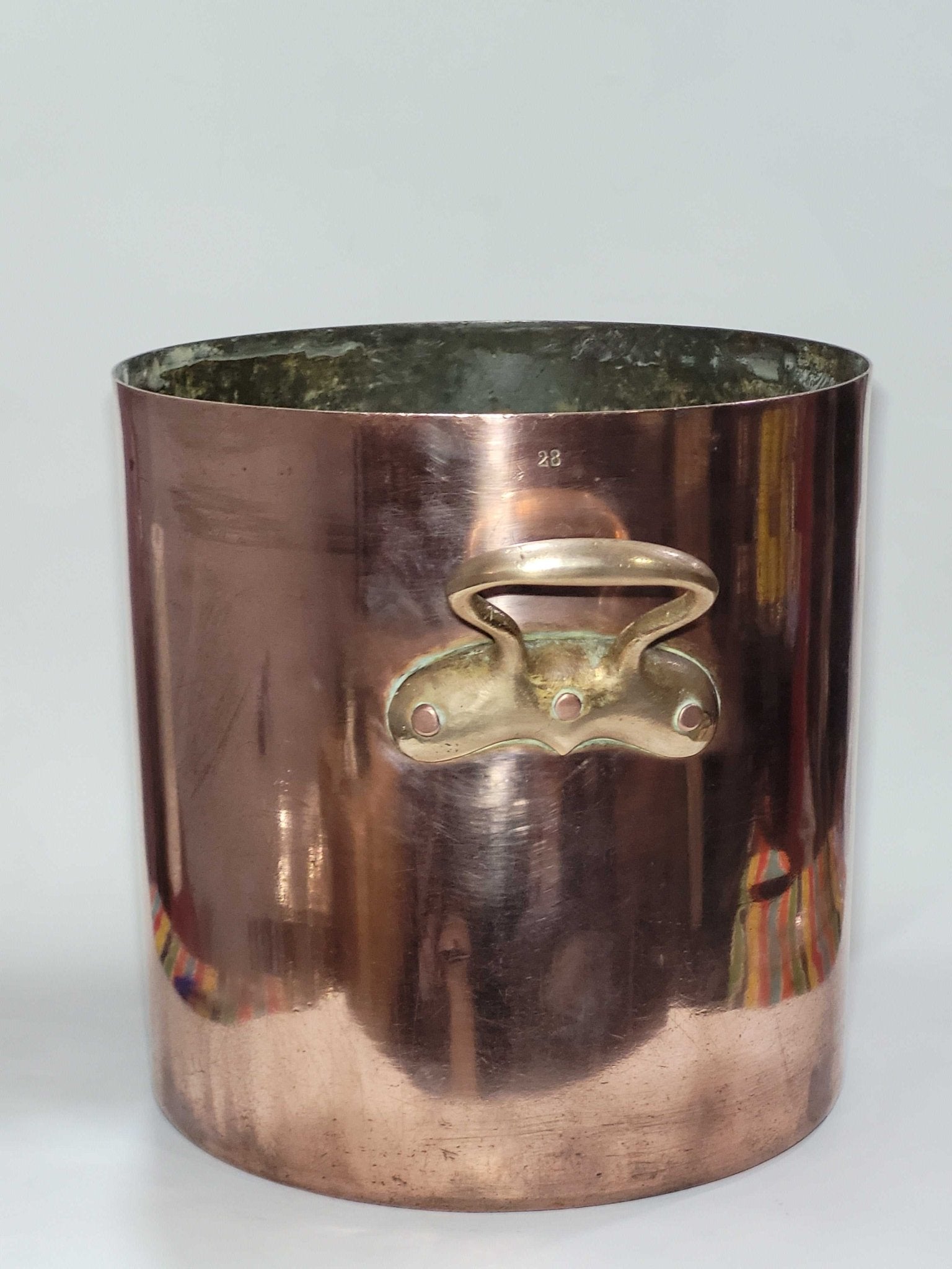 Olla de Cocina Francesa de Cobre – Elegancia y Funcionalidad para tu Cocina - Cositas Antiguas – La Guadaña, Anticuarios Online en Jerez , vender antigüedades, muebles antiguos