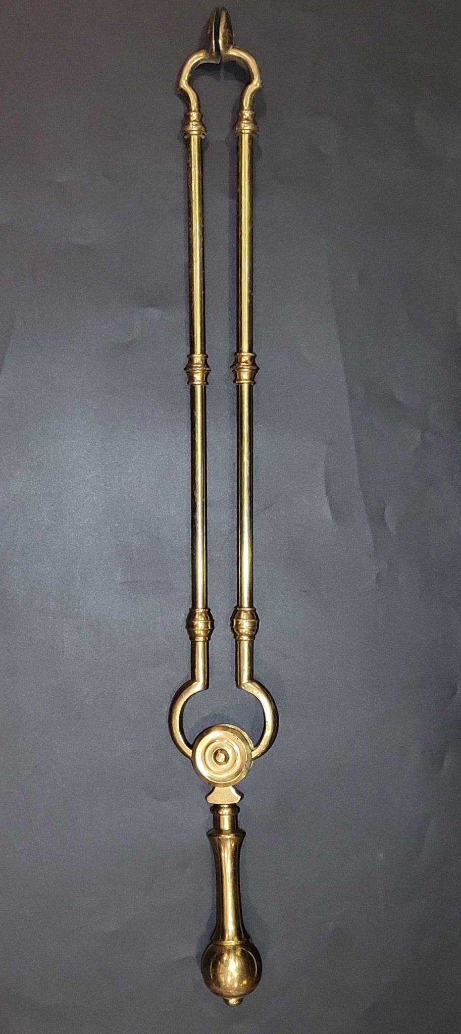 Pinza de chimenea bronce años 70 | Calidad y estilo retro. - Cositas Antiguas – La Guadaña, Anticuarios Online en Jerez , vender antigüedades, muebles antiguos