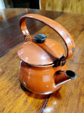 Tetera Esmaltada en Burdeos – Pieza Única Vintage - Cositas Antiguas – La Guadaña, Anticuarios Online en Jerez , vender antigüedades, muebles antiguos