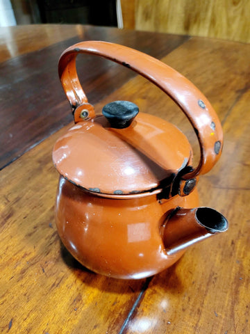 Tetera Esmaltada en Burdeos – Pieza Única Vintage - Cositas Antiguas – La Guadaña, Anticuarios Online en Jerez , vender antigüedades, muebles antiguos