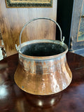 caldero de cobre con asa | Ideal para decoración floral - Cositas Antiguas – La Guadaña, Anticuarios Online en Jerez , vender antigüedades, muebles antiguos