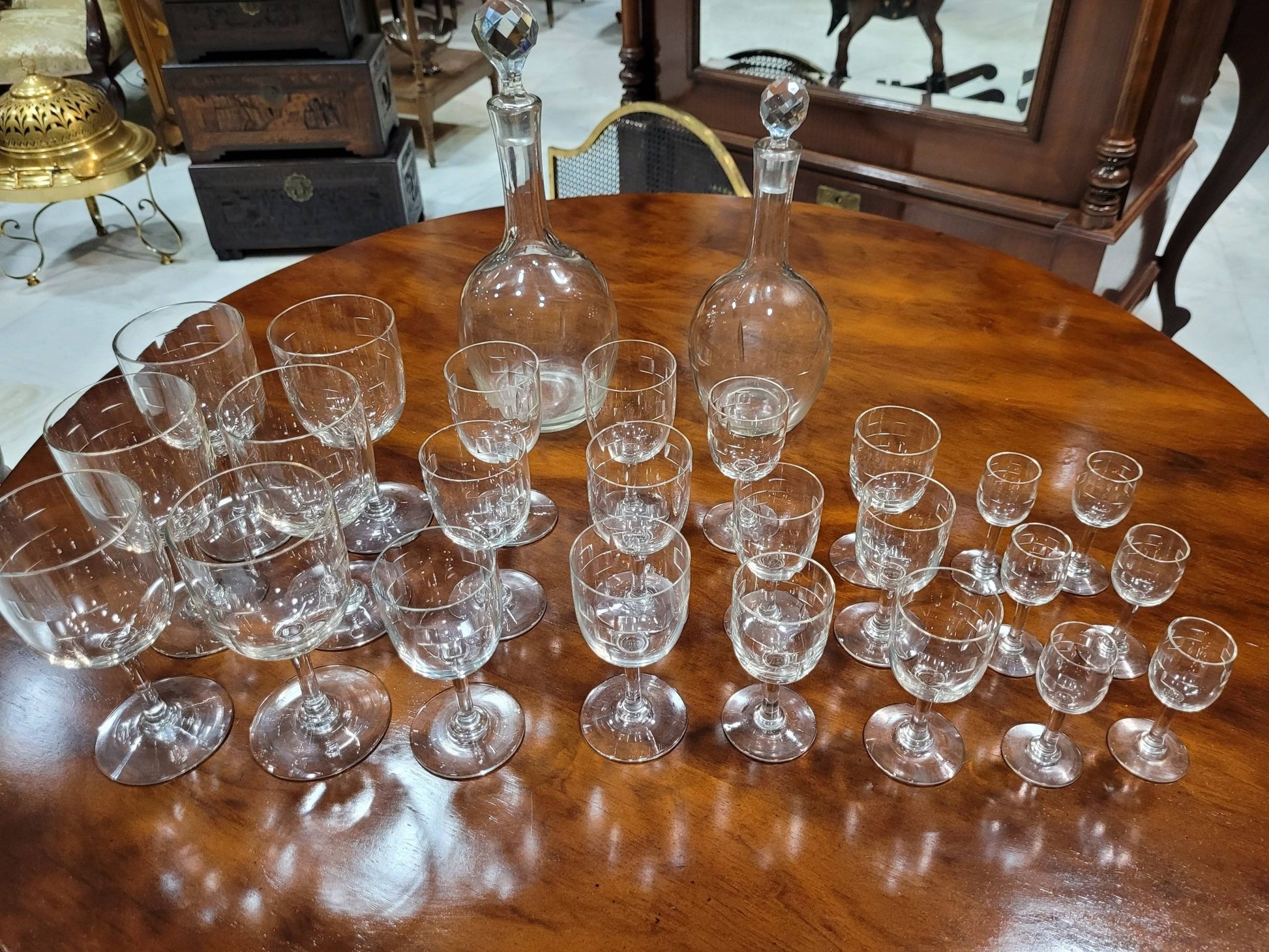 Cristalería Antigua - Cristalería de Diseño | 6 Servicios - Cositas Antiguas – La Guadaña, Anticuarios Online en Jerez , vender antigüedades, muebles antiguos