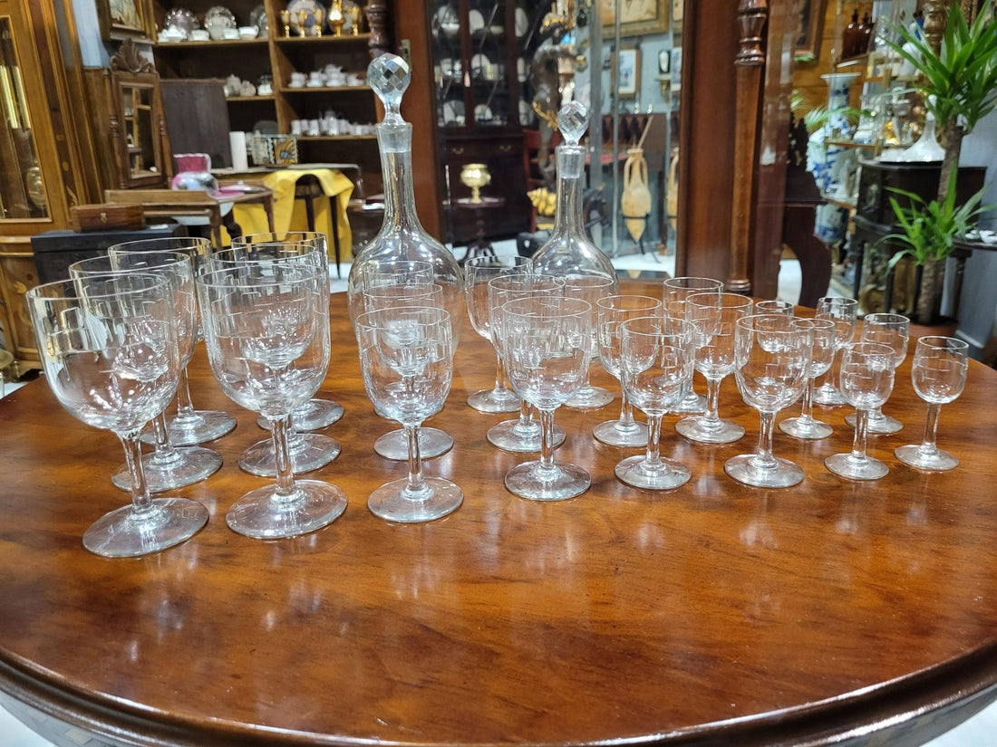 Cristalería Antigua - Cristalería de Diseño | 6 Servicios - Cositas Antiguas – La Guadaña, Anticuarios Online en Jerez , vender antigüedades, muebles antiguos