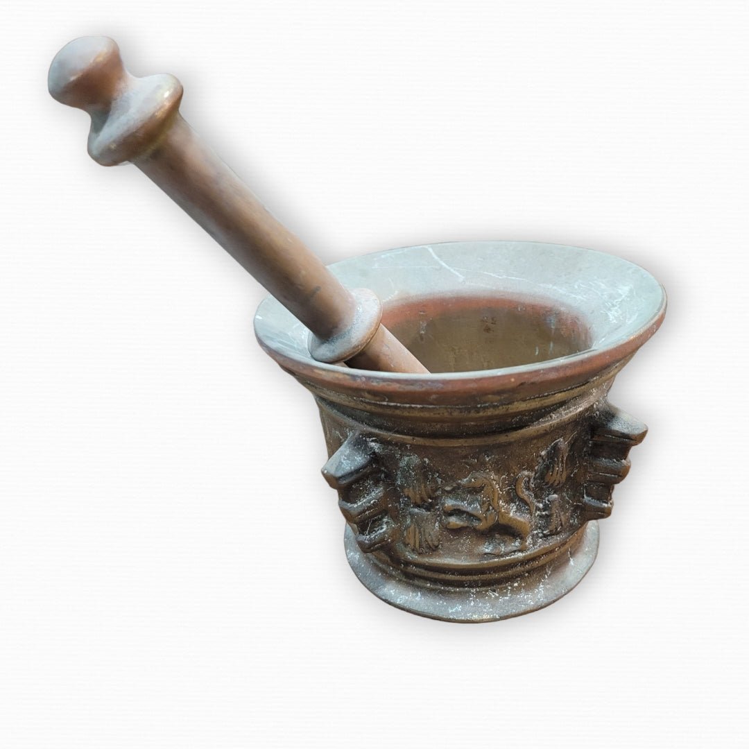 Mortero Costilla Siglo XVII - Bronce Dorado - Cositas Antiguas – La Guadaña, Anticuarios Online en Jerez , vender antigüedades, muebles antiguos