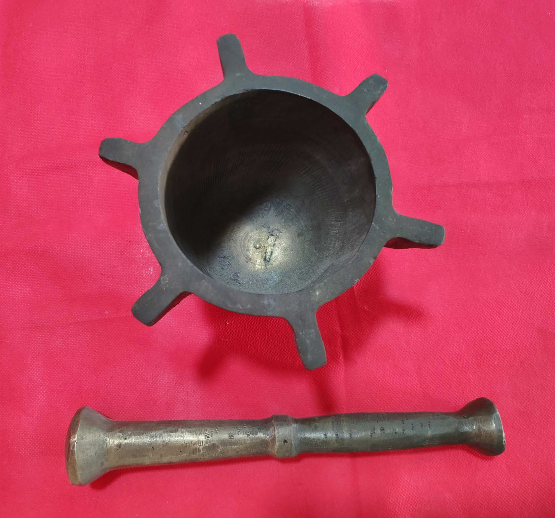 Mortero en bronce – Pieza decorativa y funcional - Cositas Antiguas – La Guadaña, Anticuarios Online en Jerez , vender antigüedades, muebles antiguos