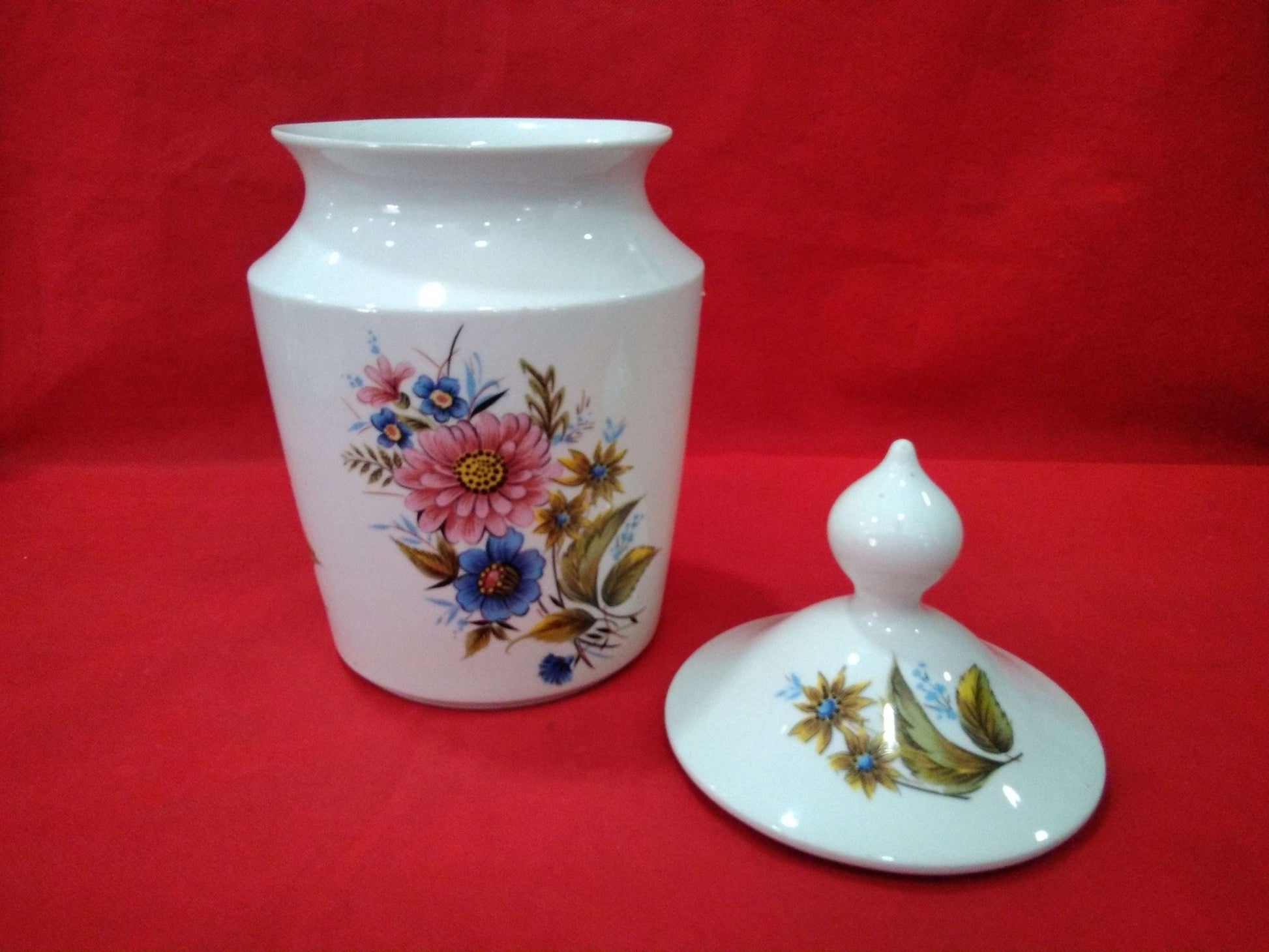 Tibor de Porcelana – Producto de Alta Calidad - Cositas Antiguas – La Guadaña, Anticuarios Online en Jerez , vender antigüedades, muebles antiguos