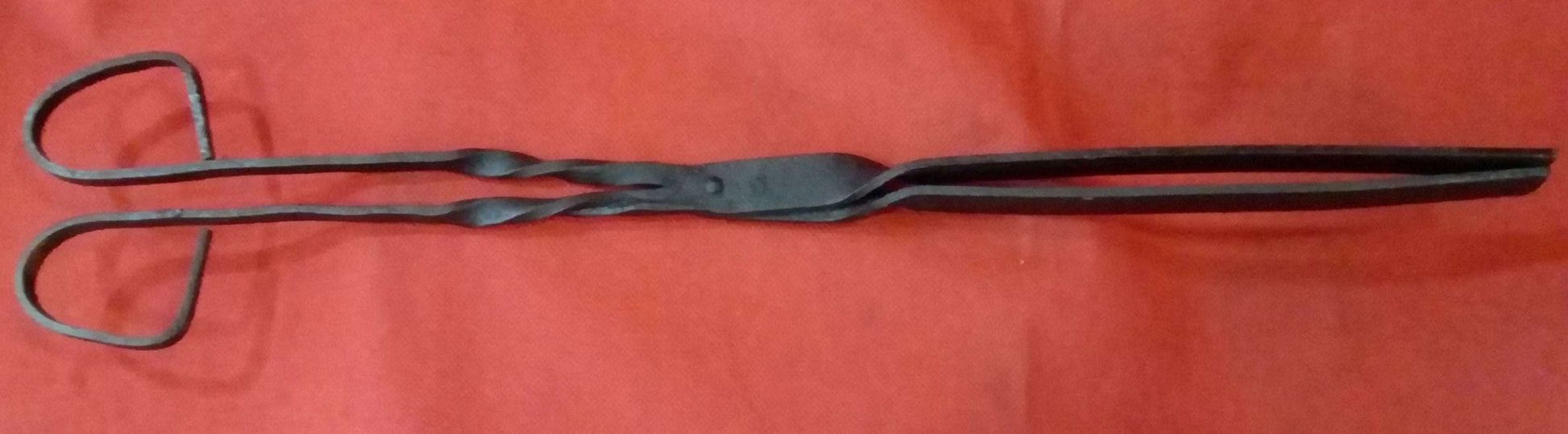 Pinza para brasero en hierro | Decoración rústica y calidad. - Cositas Antiguas – La Guadaña, Anticuarios Online en Jerez , vender antigüedades, muebles antiguos