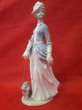 Figura Mujer con perro | Porcelana Española Tengra - Cositas Antiguas – La Guadaña, Anticuarios Online en Jerez , vender antigüedades, muebles antiguos