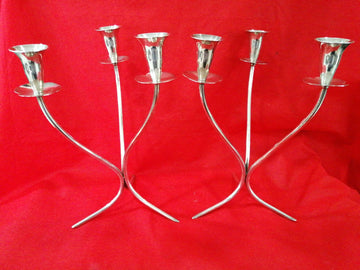 Pareja de candelabros – Elegancia y calidad excepcional - Cositas Antiguas – La Guadaña, Anticuarios Online en Jerez , vender antigüedades, muebles antiguos