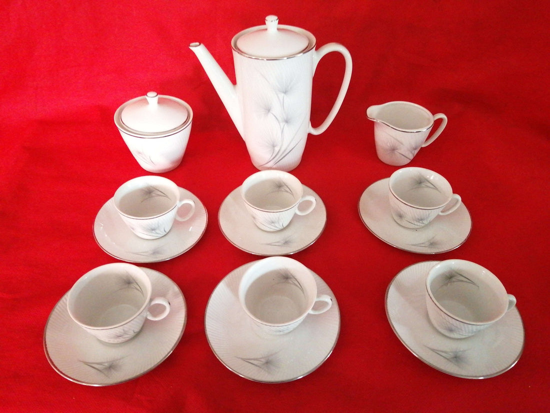 Juego de café porcelana Santa Clara 6 servicios | Elegancia y tradición - Cositas Antiguas – La Guadaña, Anticuarios Online en Jerez , vender antigüedades, muebles antiguos