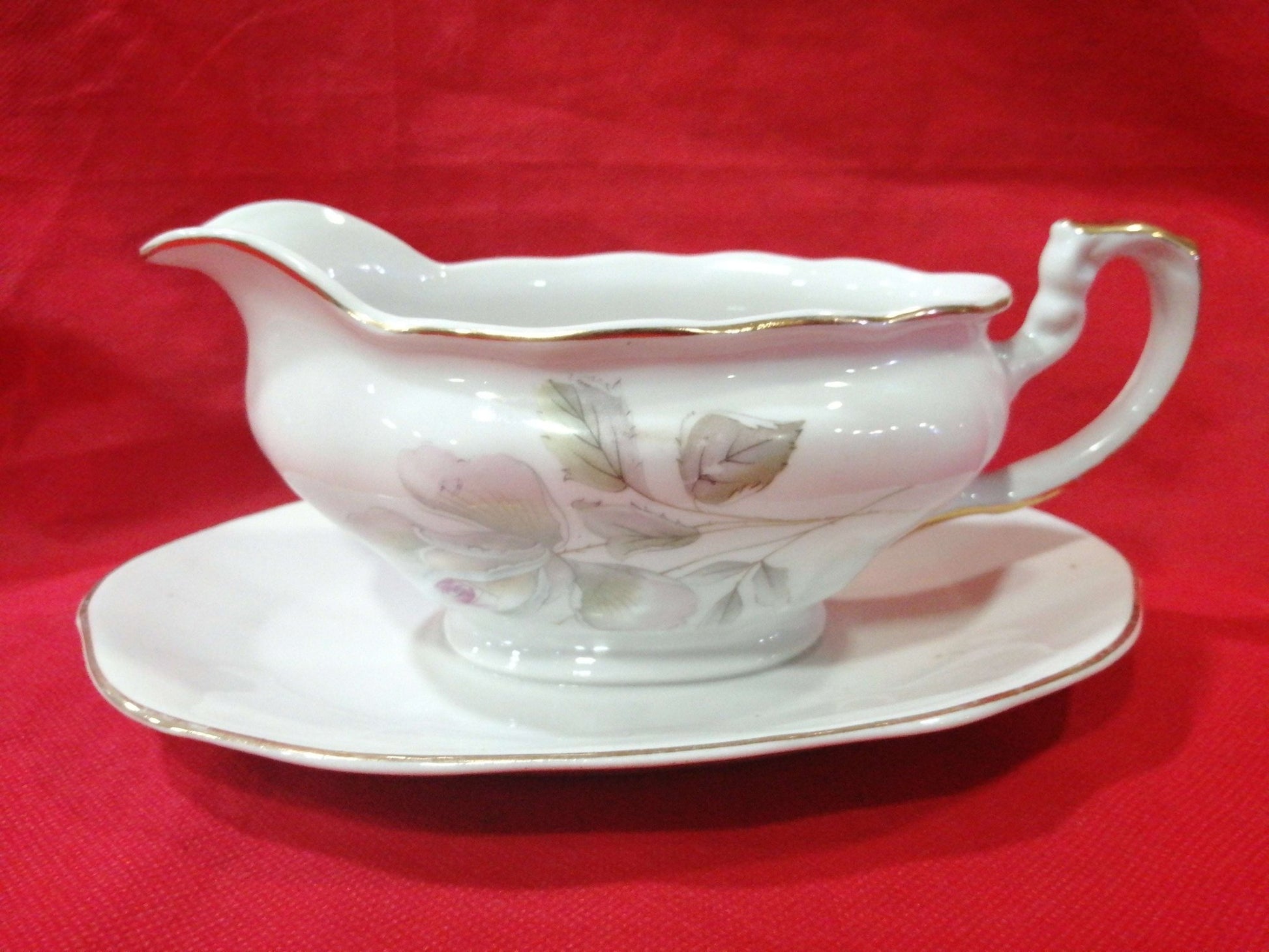 Salsera de porcelana Royal Gijón de alta calidad, impecable - Cositas Antiguas – La Guadaña, Anticuarios Online en Jerez , vender antigüedades, muebles antiguos
