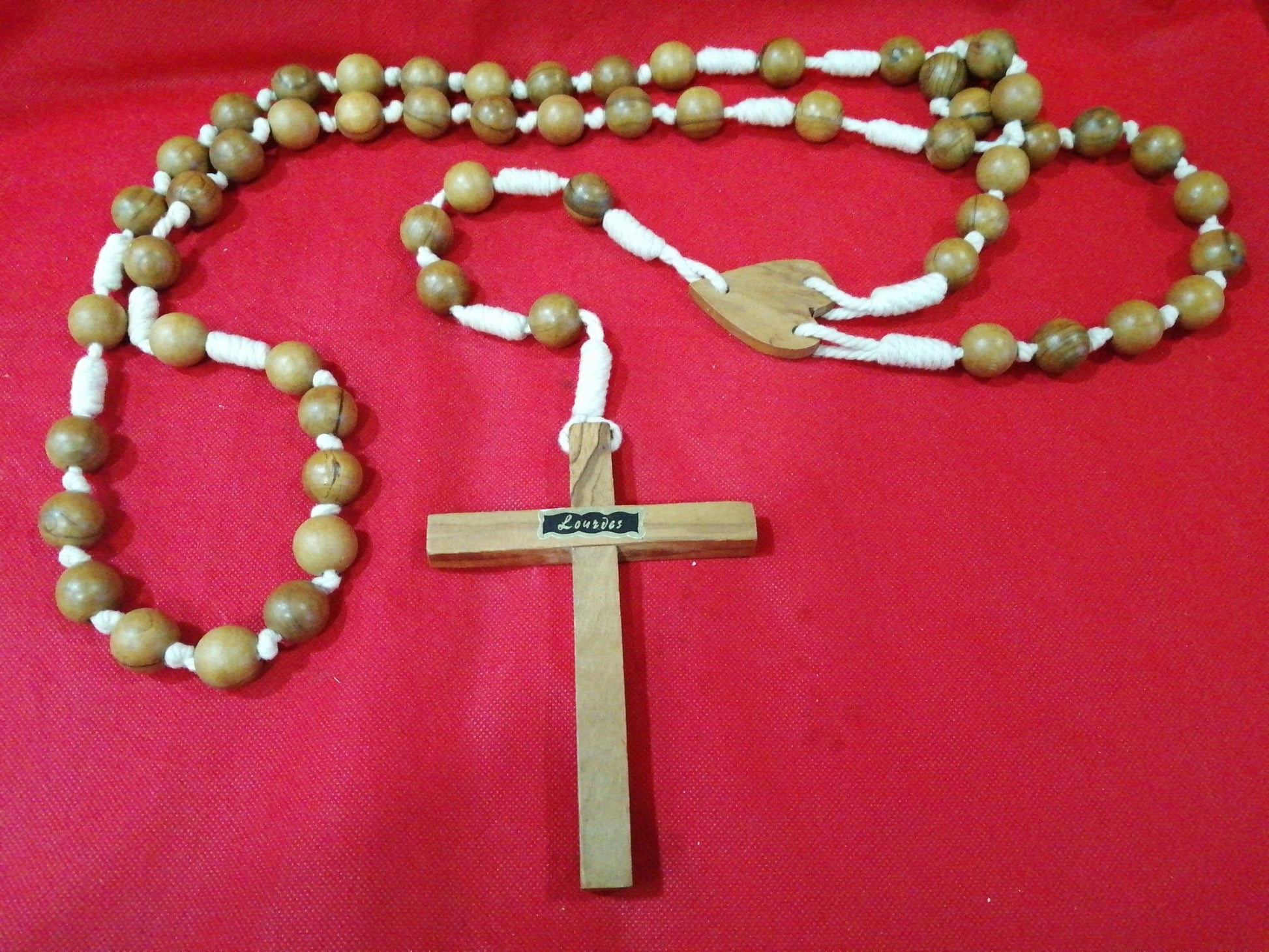 Rosario Antiguo de Madera Clásica para Oración y Decoración - Cositas Antiguas – La Guadaña, Anticuarios Online en Jerez , vender antigüedades, muebles antiguos