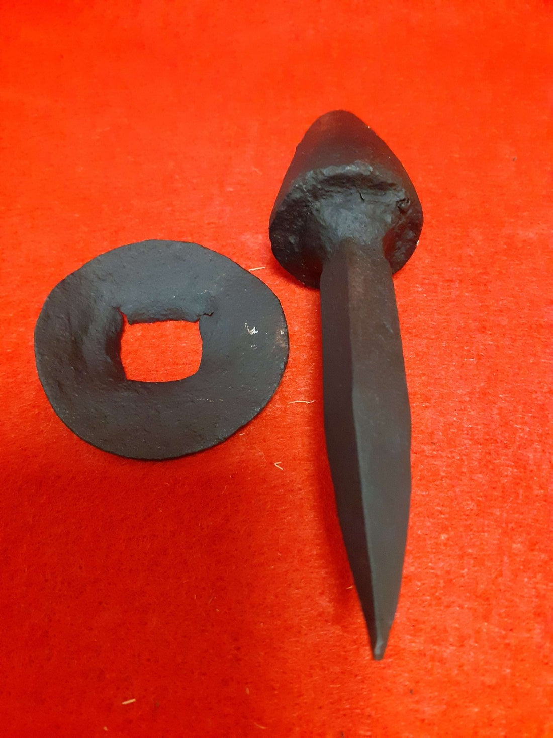 Aldaba-llamador de puerta antigua | Cositas Antiguas - Cositas Antiguas – La Guadaña, Anticuarios Online en Jerez , vender antigüedades, muebles antiguos