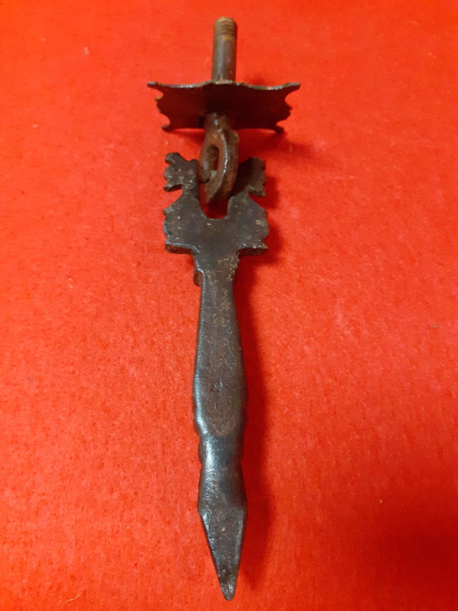 Aldaba Llamador de Puerta S. XVIII: Elegancia y Tradición - Cositas Antiguas – La Guadaña, Anticuarios Online en Jerez , vender antigüedades, muebles antiguos