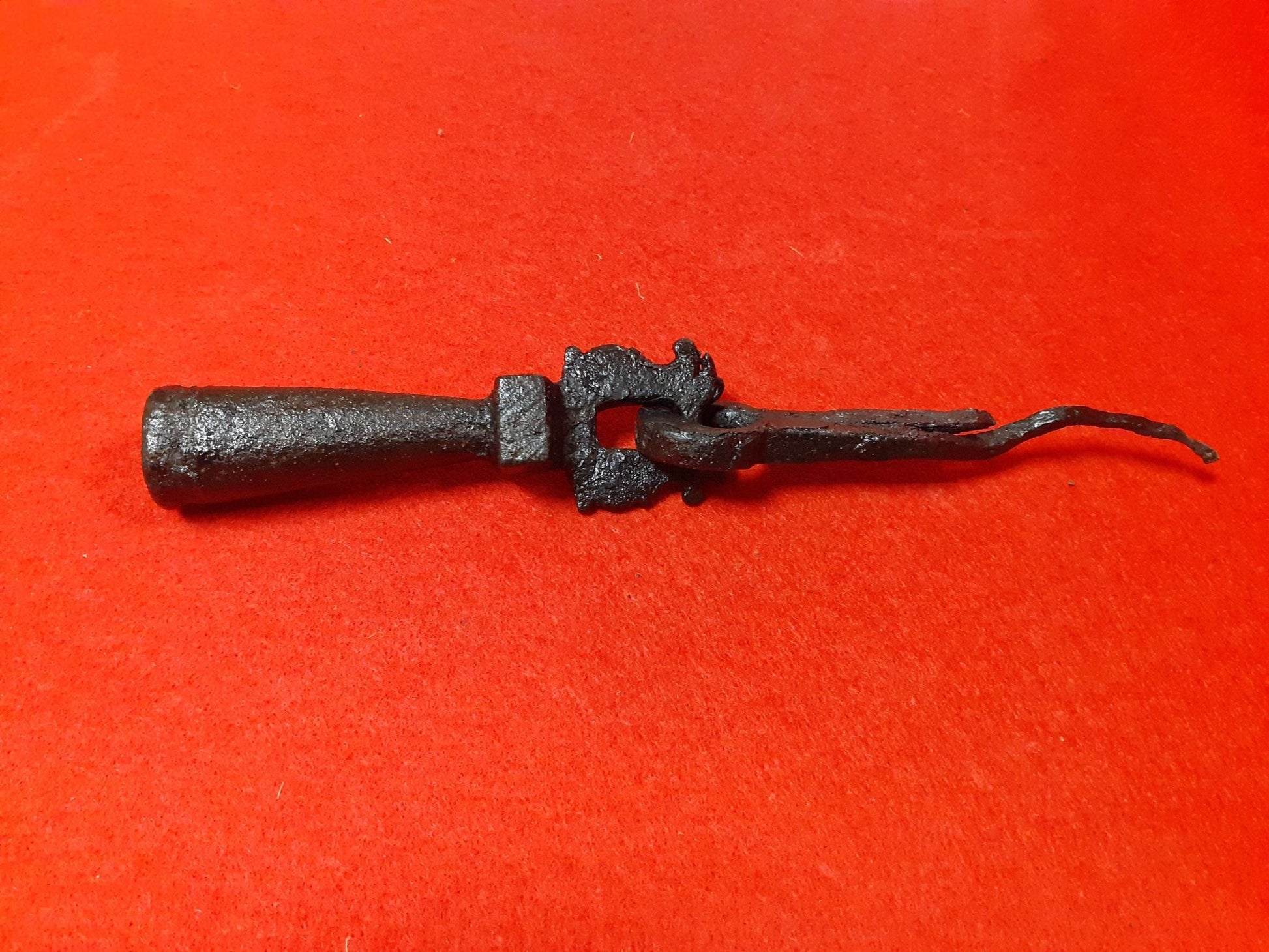 Aldaba-Llamador de Puerta Antiguo S. XVIII en Hierro Forjado - Cositas Antiguas – La Guadaña, Anticuarios Online en Jerez , vender antigüedades, muebles antiguos