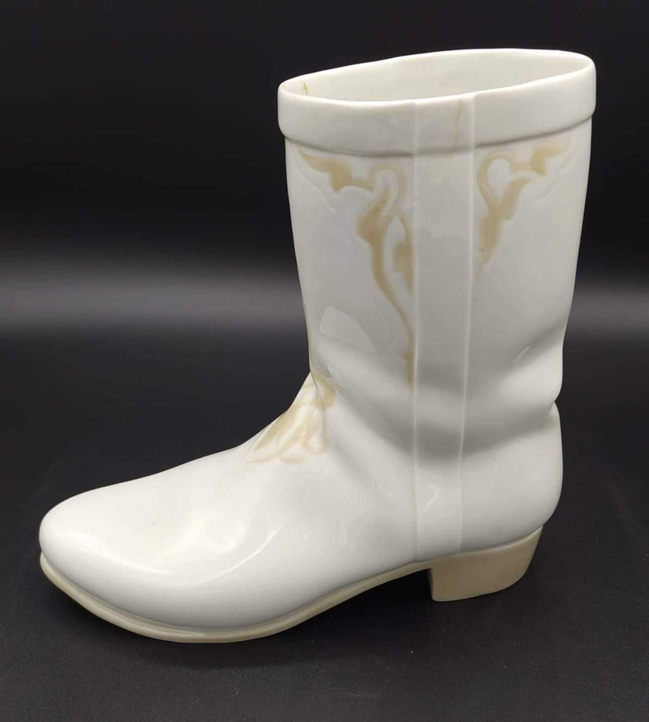 Figura Lladró Bota Campera en Porcelana de Colección - Cositas Antiguas – La Guadaña, Anticuarios Online en Jerez , vender antigüedades, muebles antiguos