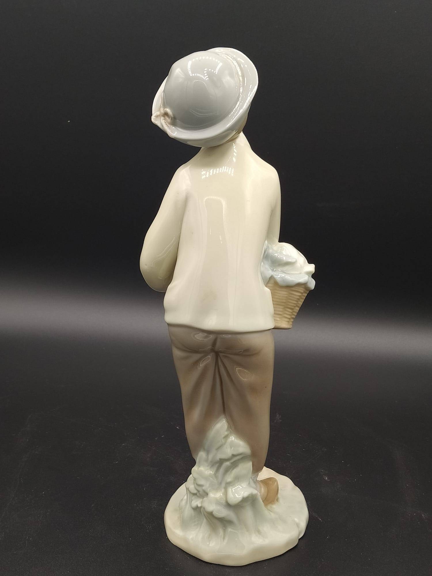 Figura de porcelana Lladro Pequeño Jardinero | Vintage 1970s - Cositas Antiguas – La Guadaña, Anticuarios Online en Jerez , vender antigüedades, muebles antiguos