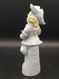 Figura de porcelana antigua de galleta, niño tocando cuerda - Cositas Antiguas – La Guadaña, Anticuarios Online en Jerez , vender antigüedades, muebles antiguos