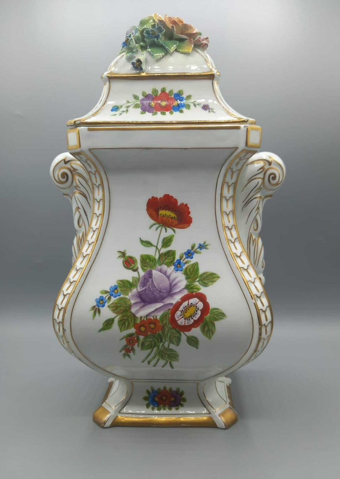 Jarron de porcelana pintado con detalle floral - Cositas Antiguas – La Guadaña, Anticuarios Online en Jerez , vender antigüedades, muebles antiguos