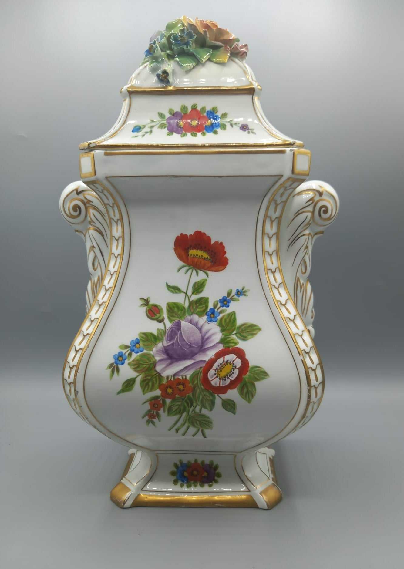 Jarron de porcelana pintado con detalle floral - Cositas Antiguas – La Guadaña, Anticuarios Online en Jerez , vender antigüedades, muebles antiguos