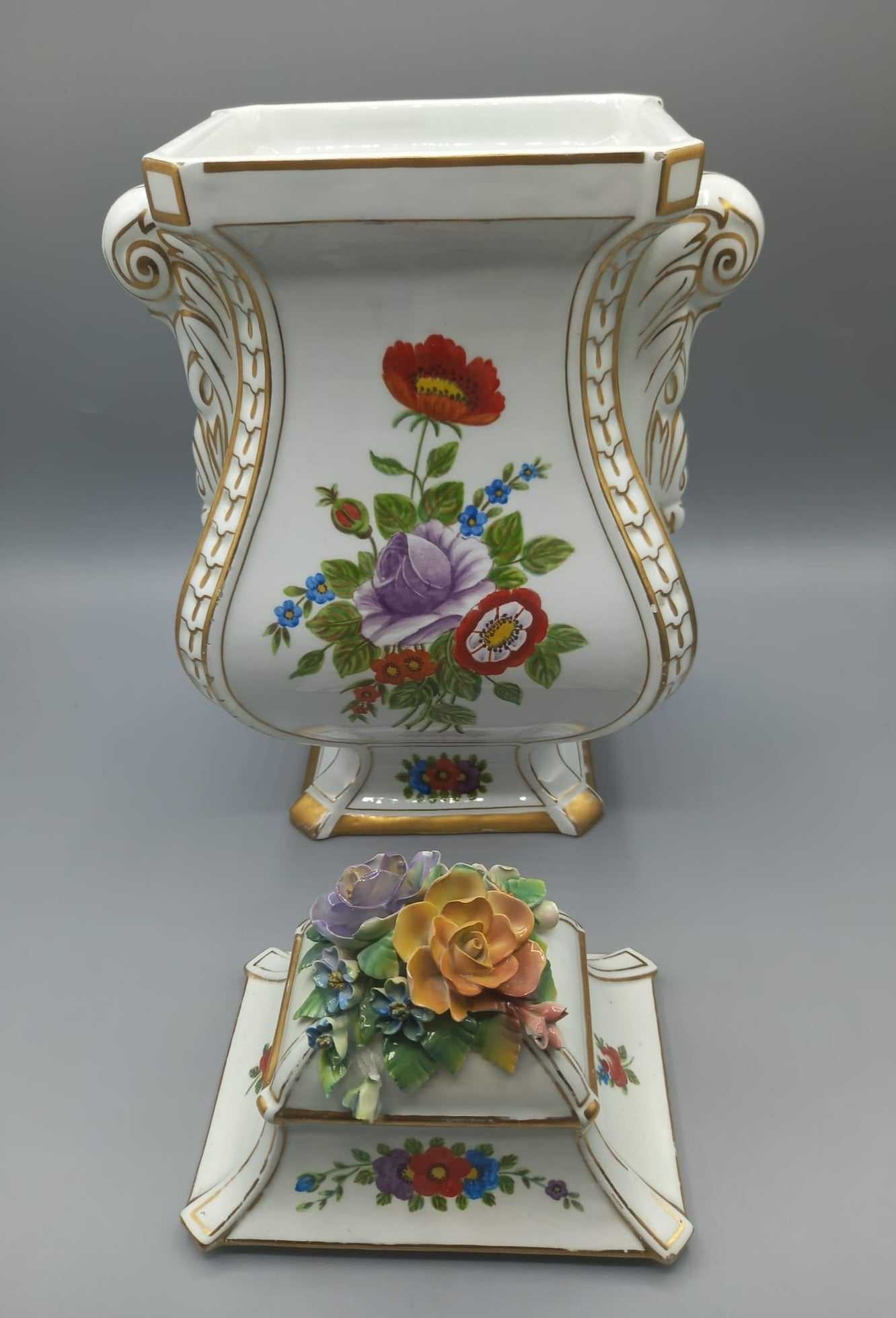 Jarron de porcelana pintado con detalle floral - Cositas Antiguas – La Guadaña, Anticuarios Online en Jerez , vender antigüedades, muebles antiguos