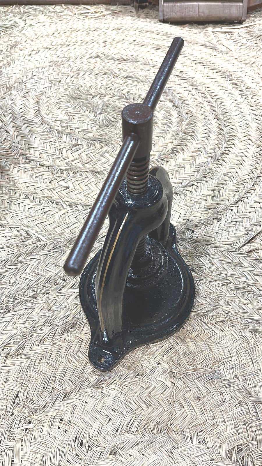 Prensa Antigua de Farmacia Única - Cositas Antiguas – La Guadaña, Anticuarios Online en Jerez , vender antigüedades, muebles antiguos