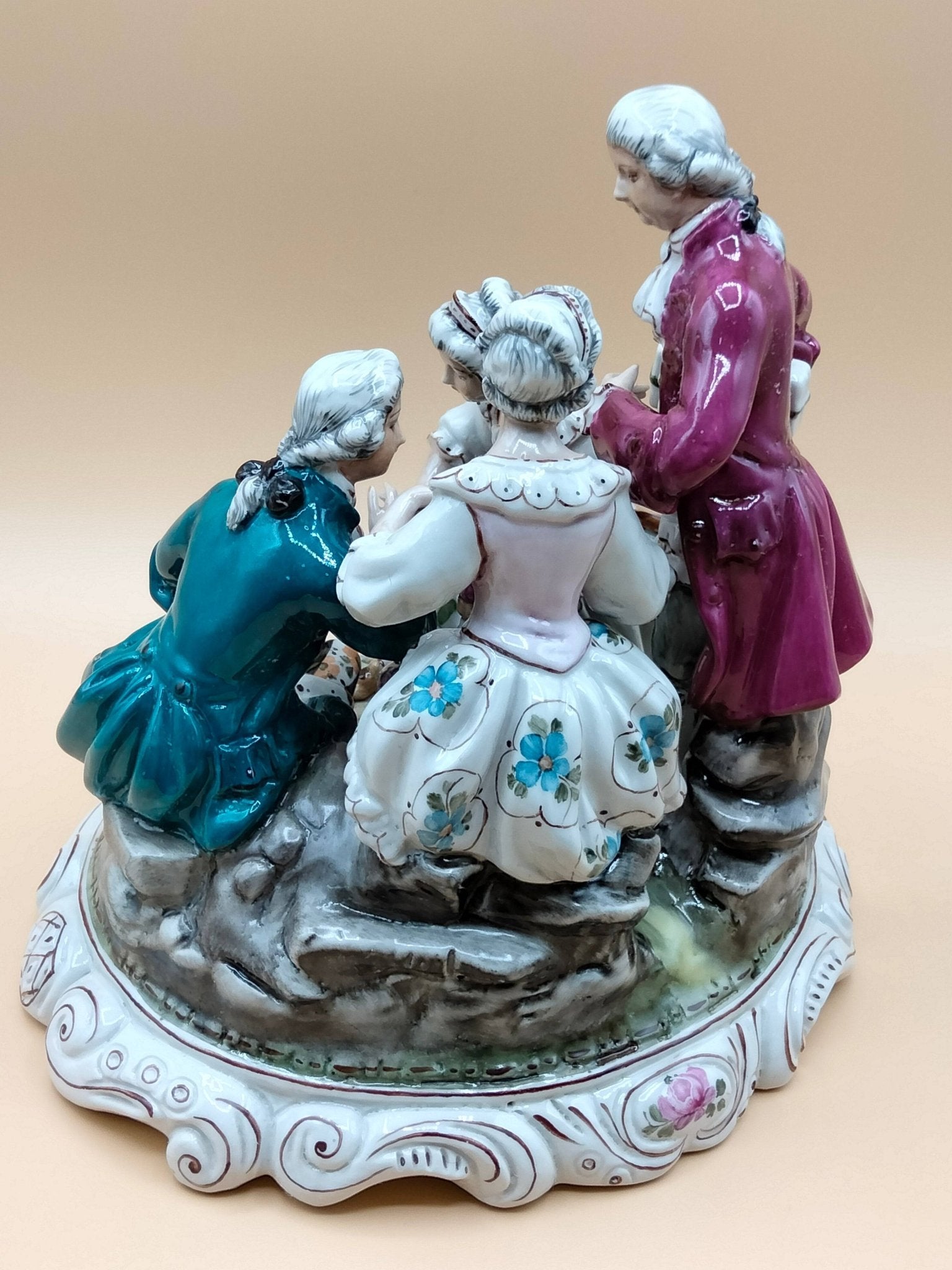 Grupo escultórico de porcelana SAUTHIER | 1970 - Cositas Antiguas – La Guadaña, Anticuarios Online en Jerez , vender antigüedades, muebles antiguos